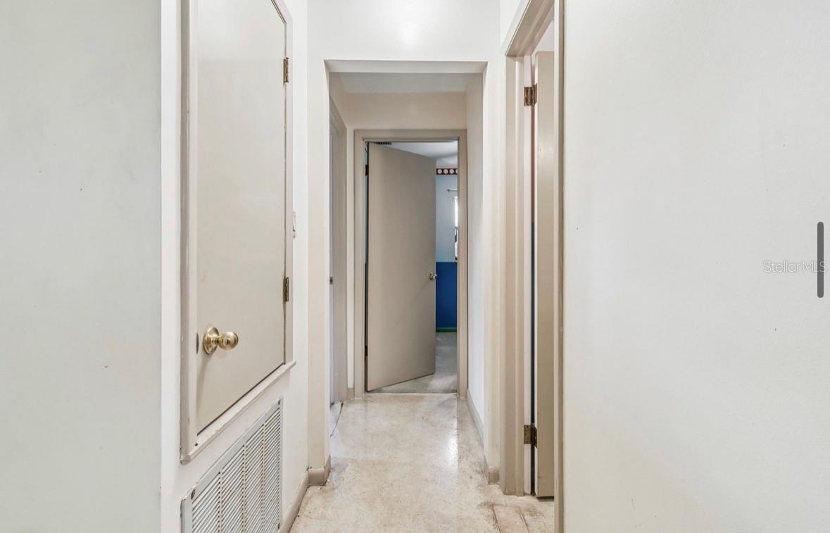 Image 27 of 52 For 4524 Golfwood Boulevard