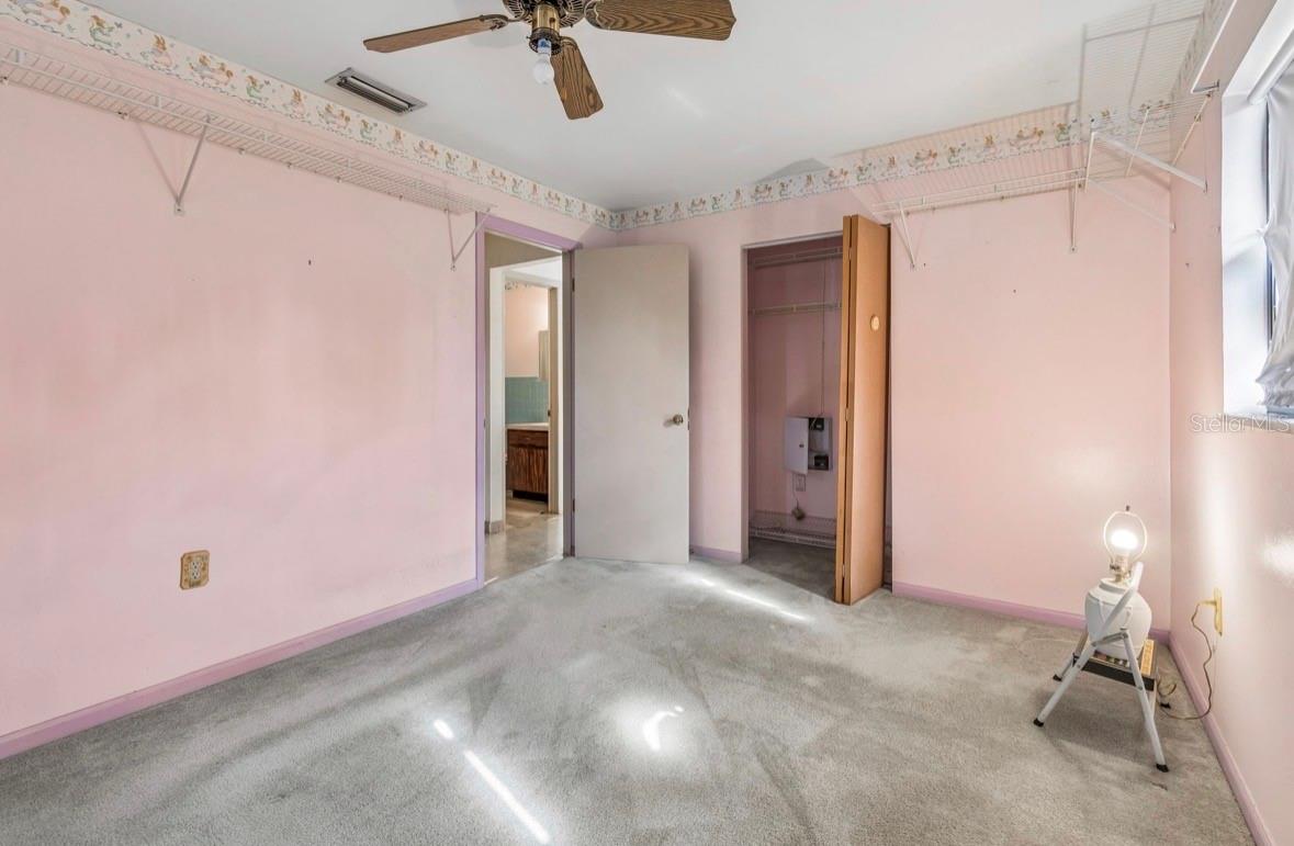 Image 29 of 52 For 4524 Golfwood Boulevard