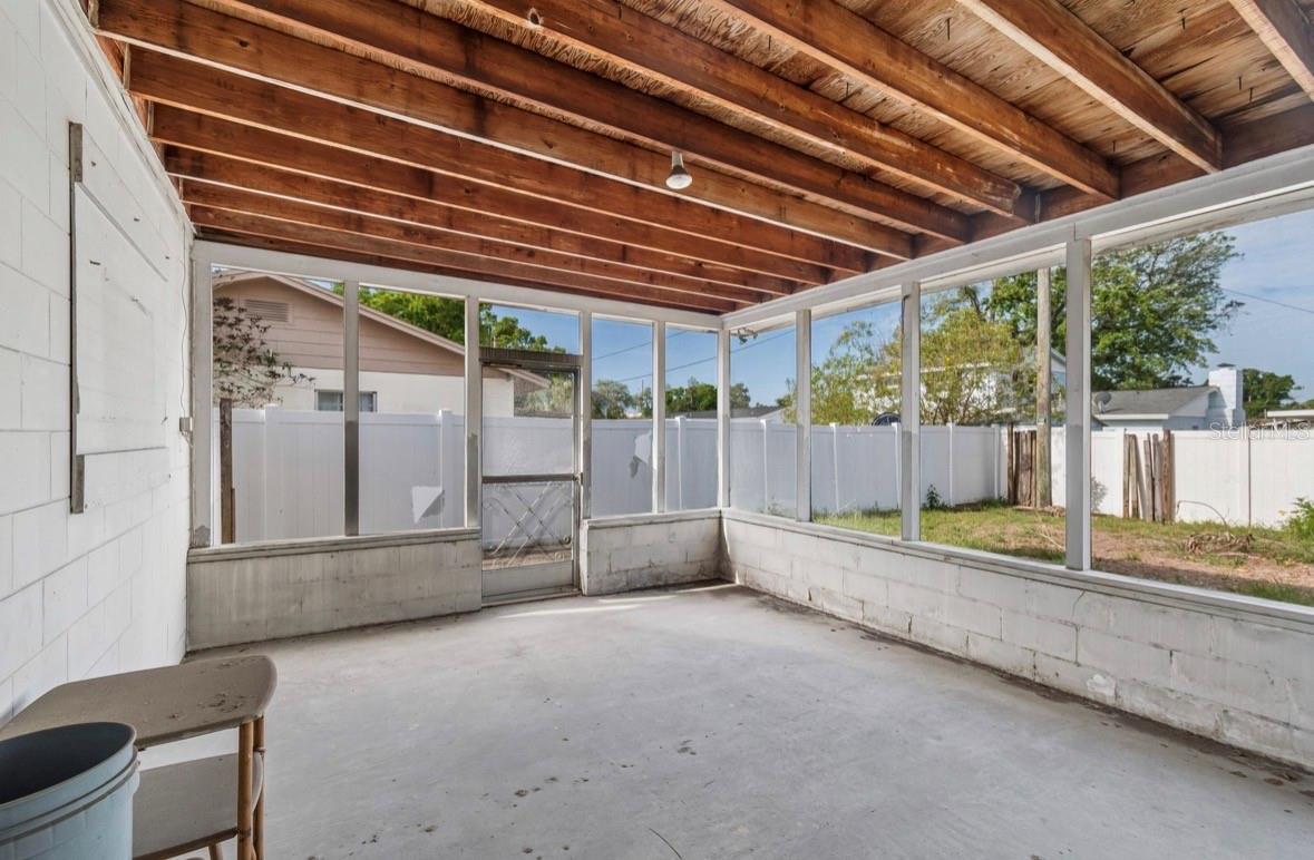 Image 38 of 52 For 4524 Golfwood Boulevard