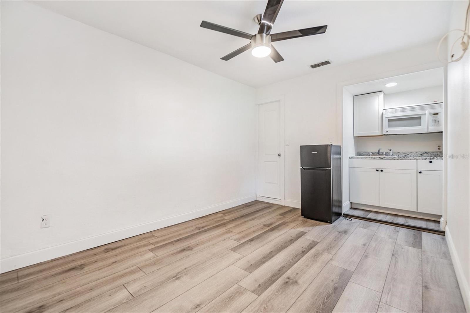 Image 19 of 33 For 5923 Bitterwood Court