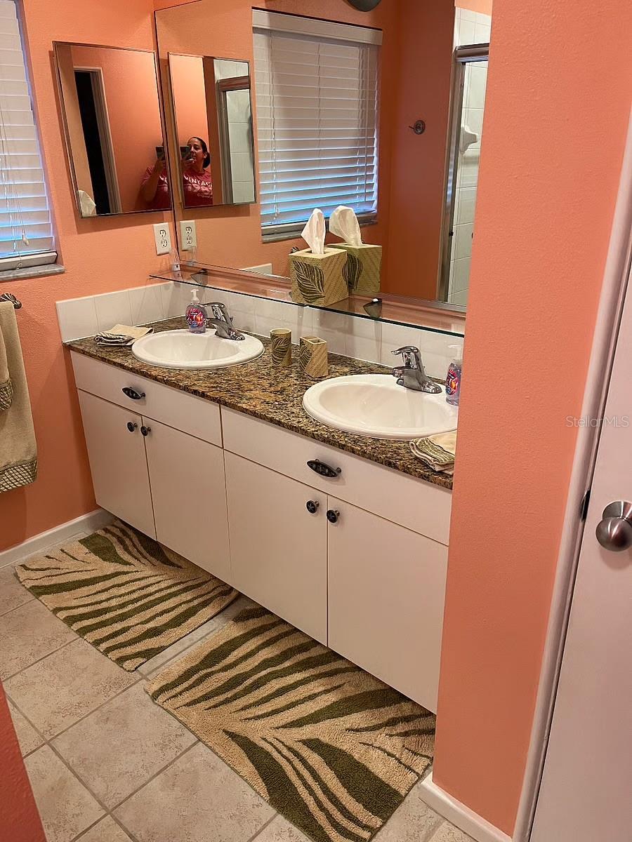 Image 18 of 34 For 828 Padua Lane