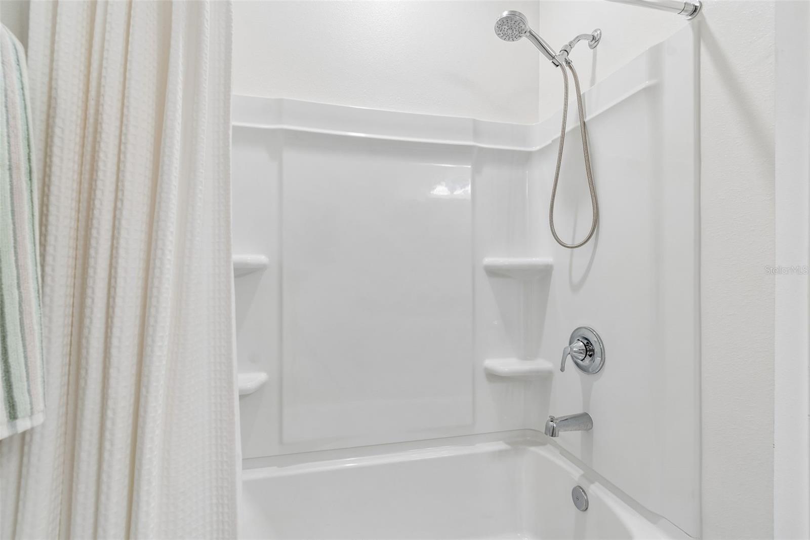 Listing photo id 13 for 20121 Azul Marble Loop