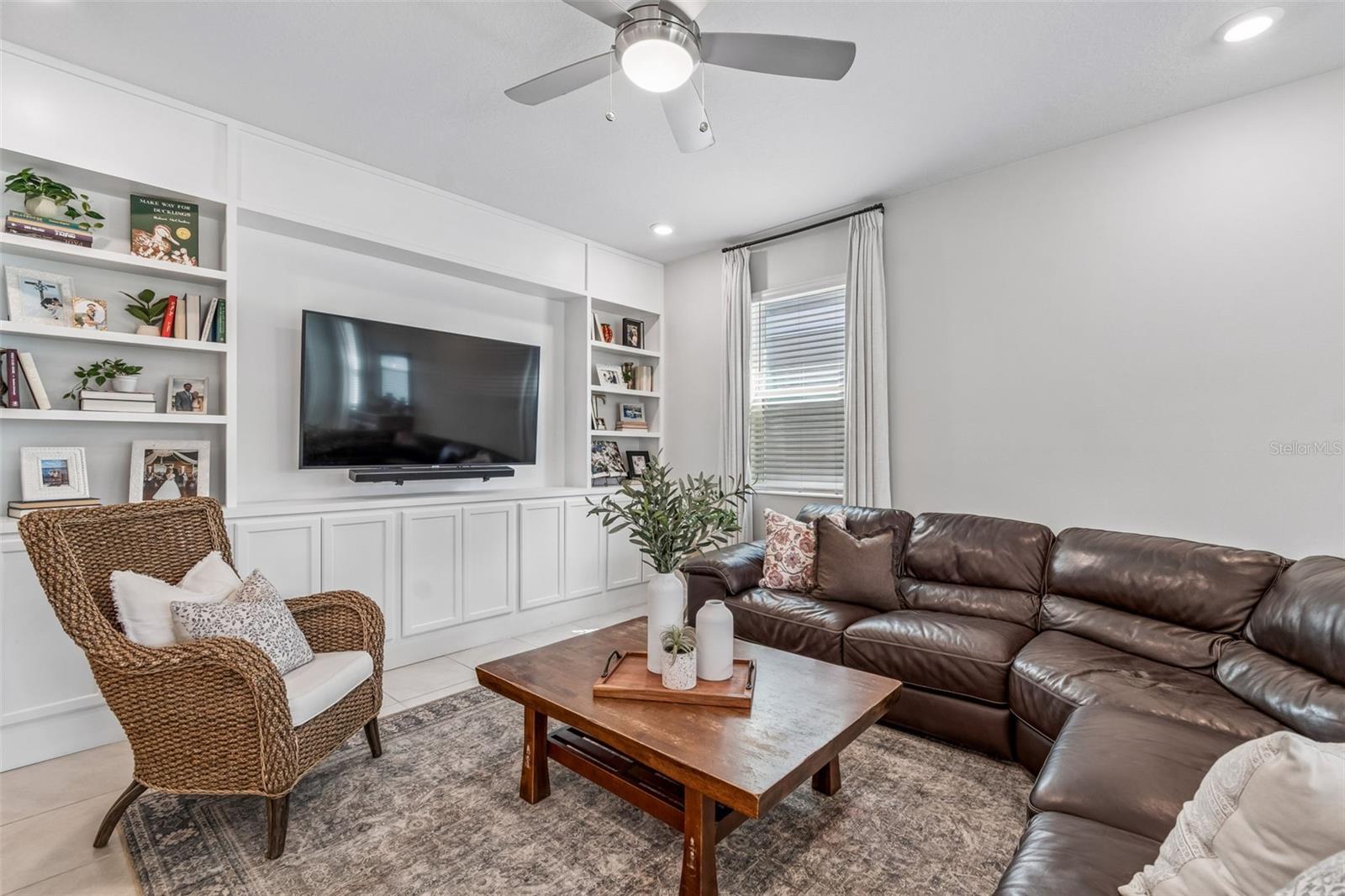 Listing photo id 28 for 20121 Azul Marble Loop