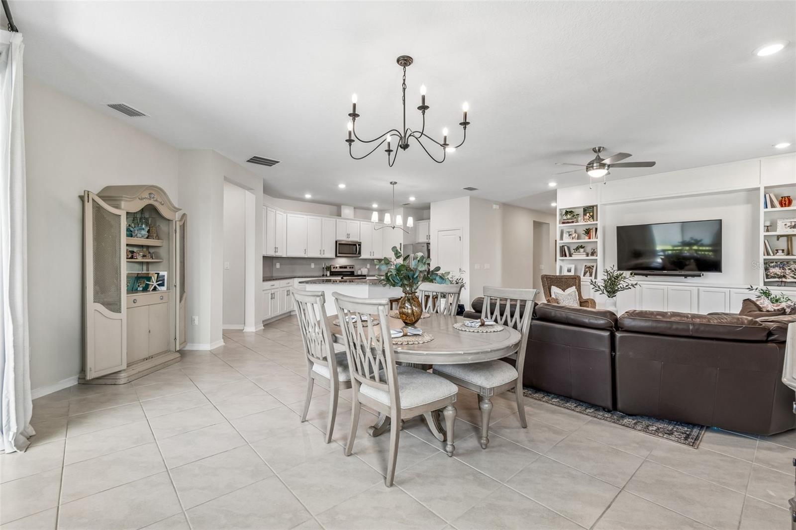 Listing photo id 31 for 20121 Azul Marble Loop