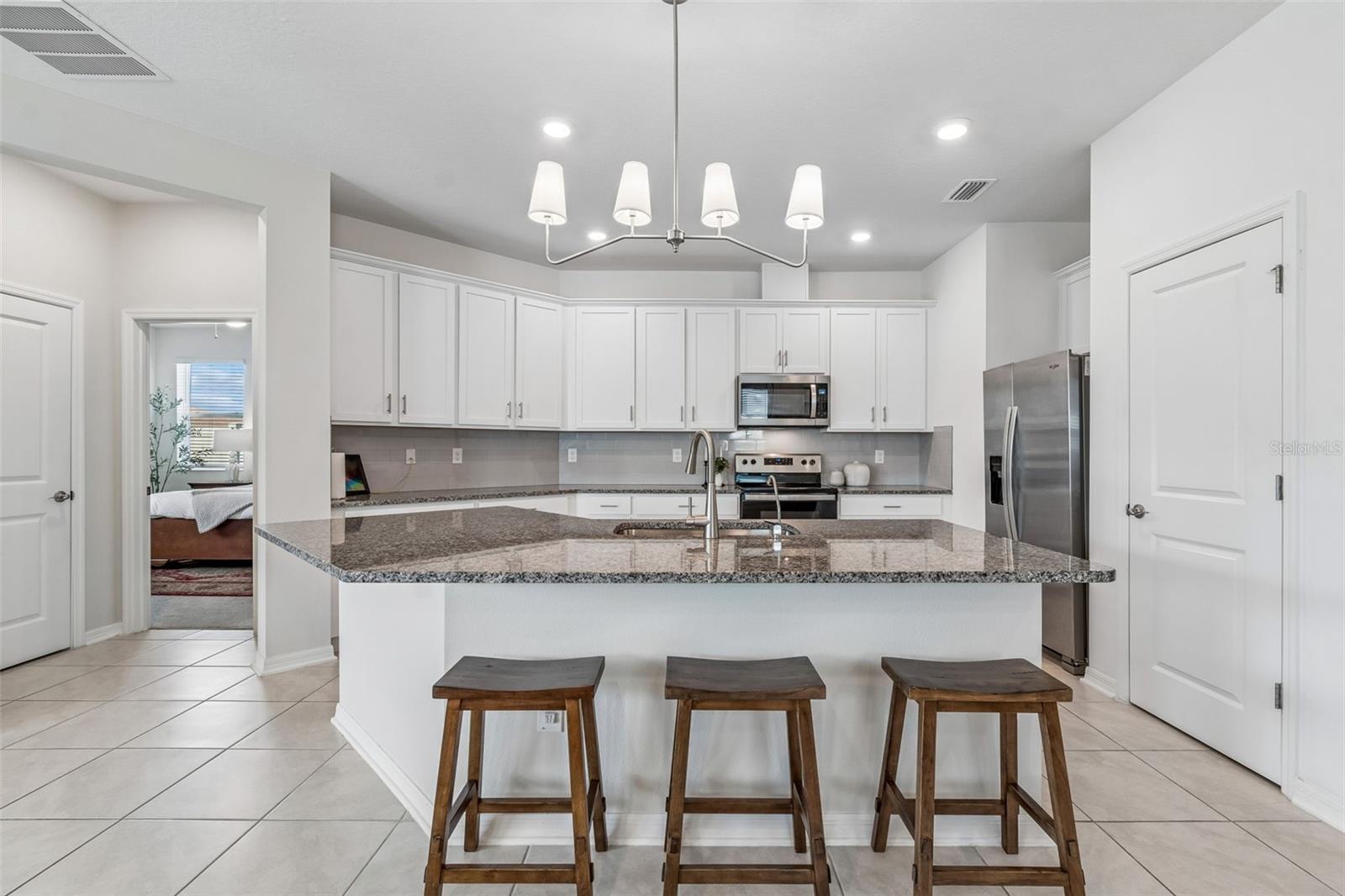 Listing photo id 34 for 20121 Azul Marble Loop