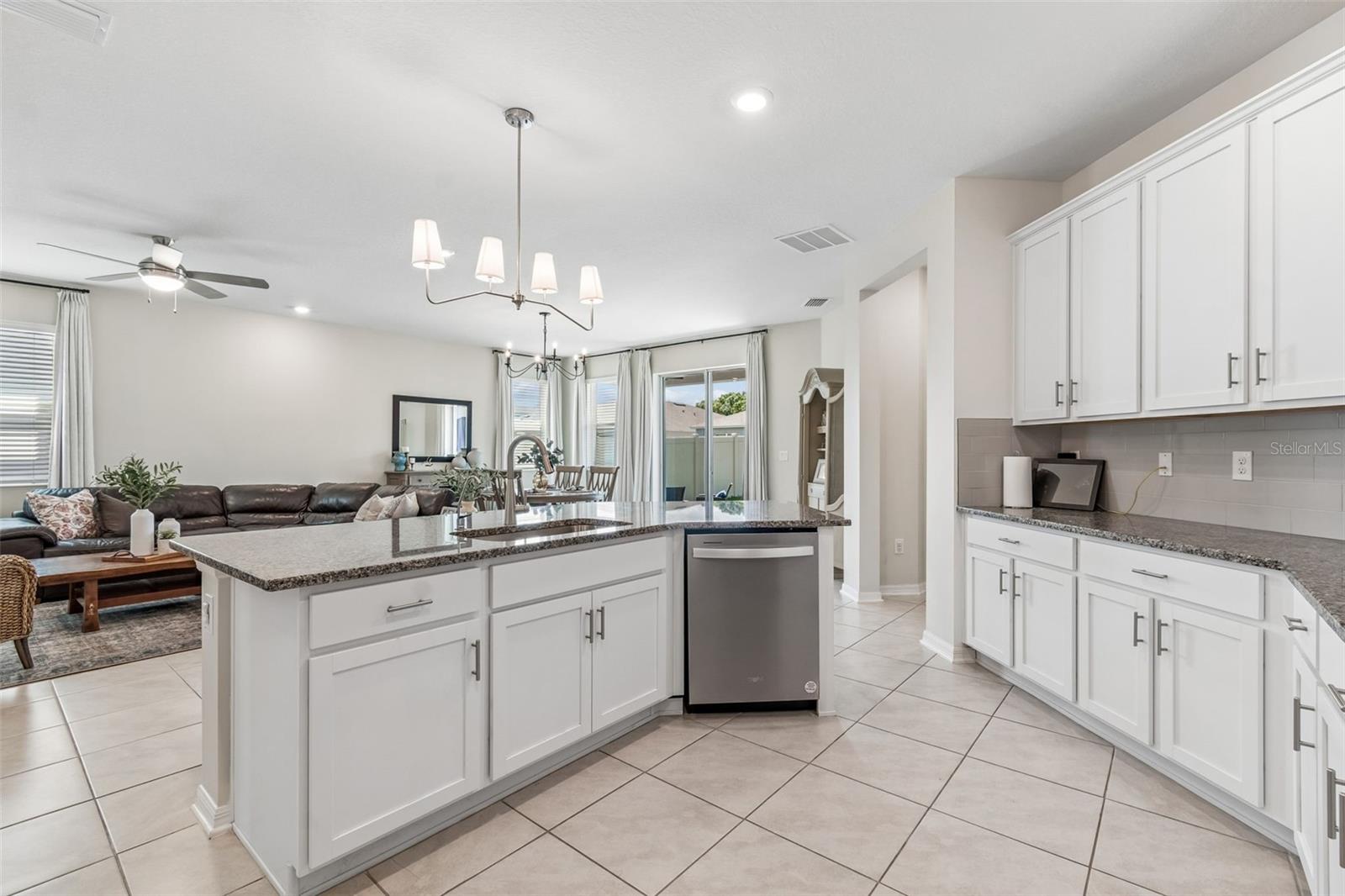 Listing photo id 37 for 20121 Azul Marble Loop