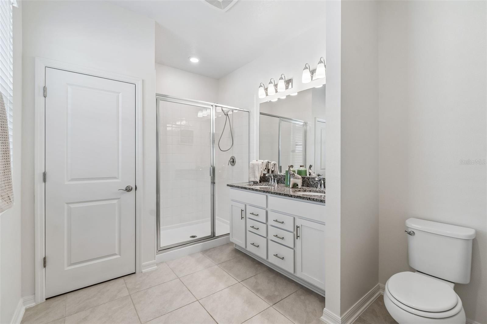 Listing photo id 42 for 20121 Azul Marble Loop