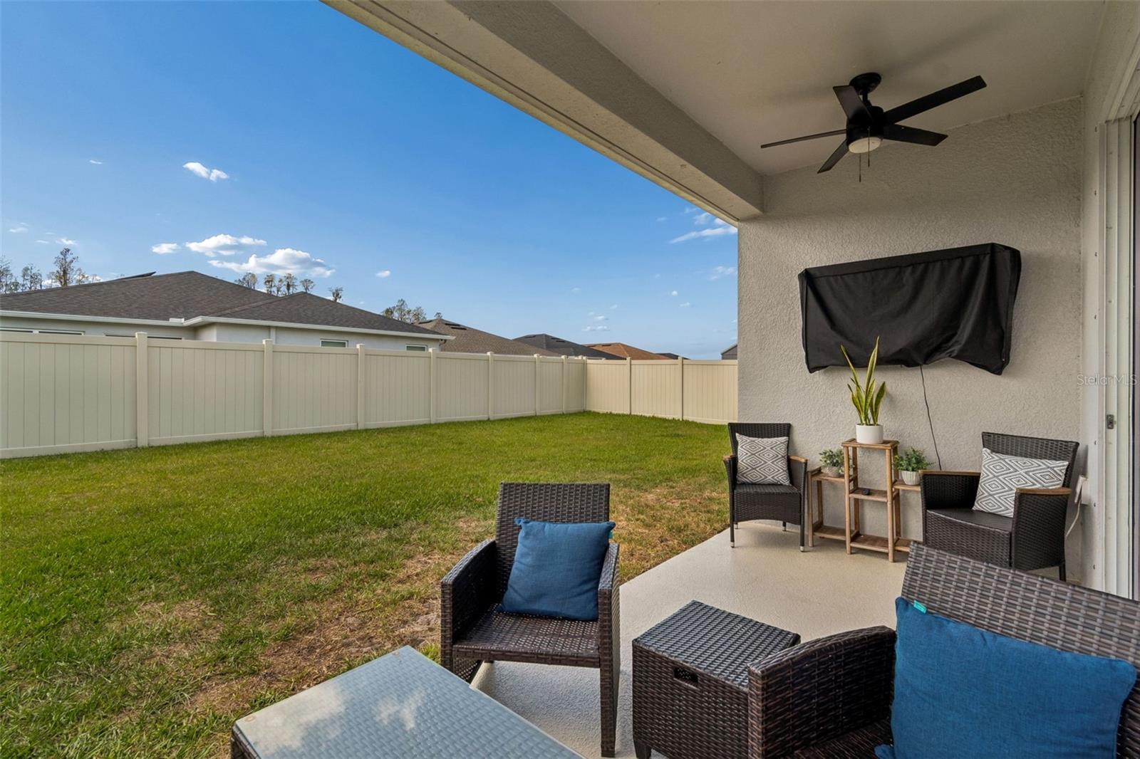 Listing photo id 45 for 20121 Azul Marble Loop