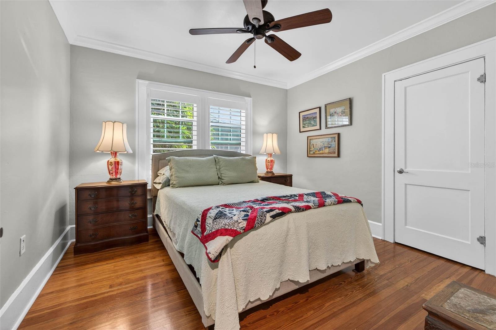 Listing photo id 18 for 2651 3rd Avenue N