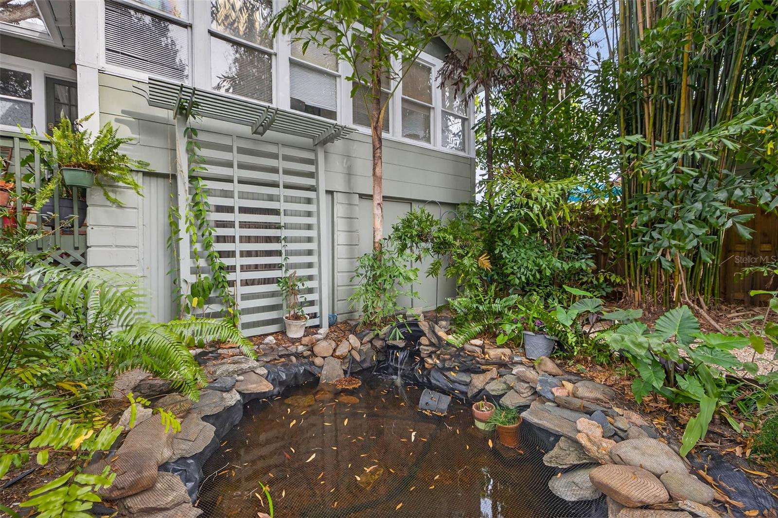 Listing photo id 29 for 2651 3rd Avenue N