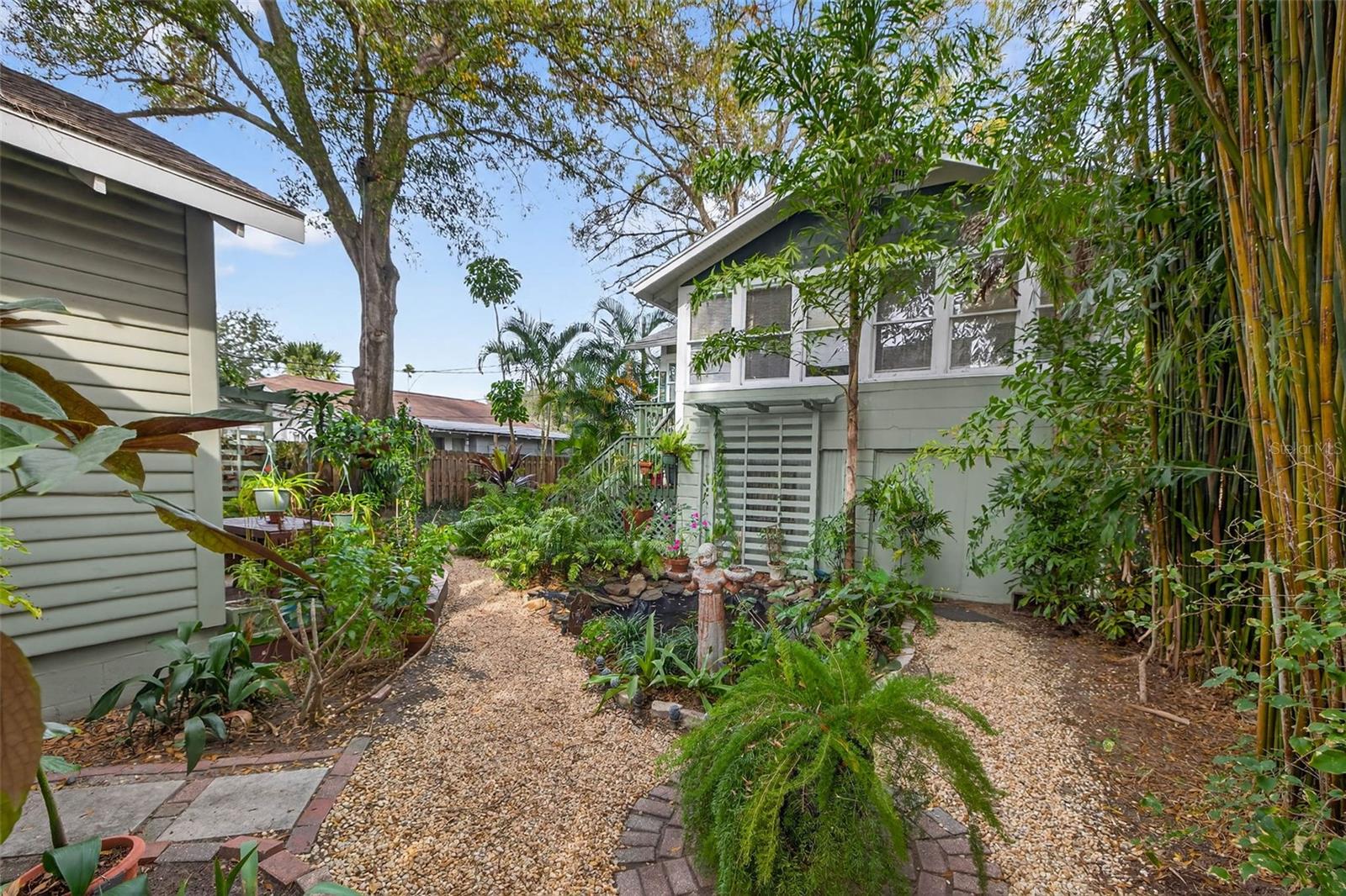 Listing photo id 30 for 2651 3rd Avenue N