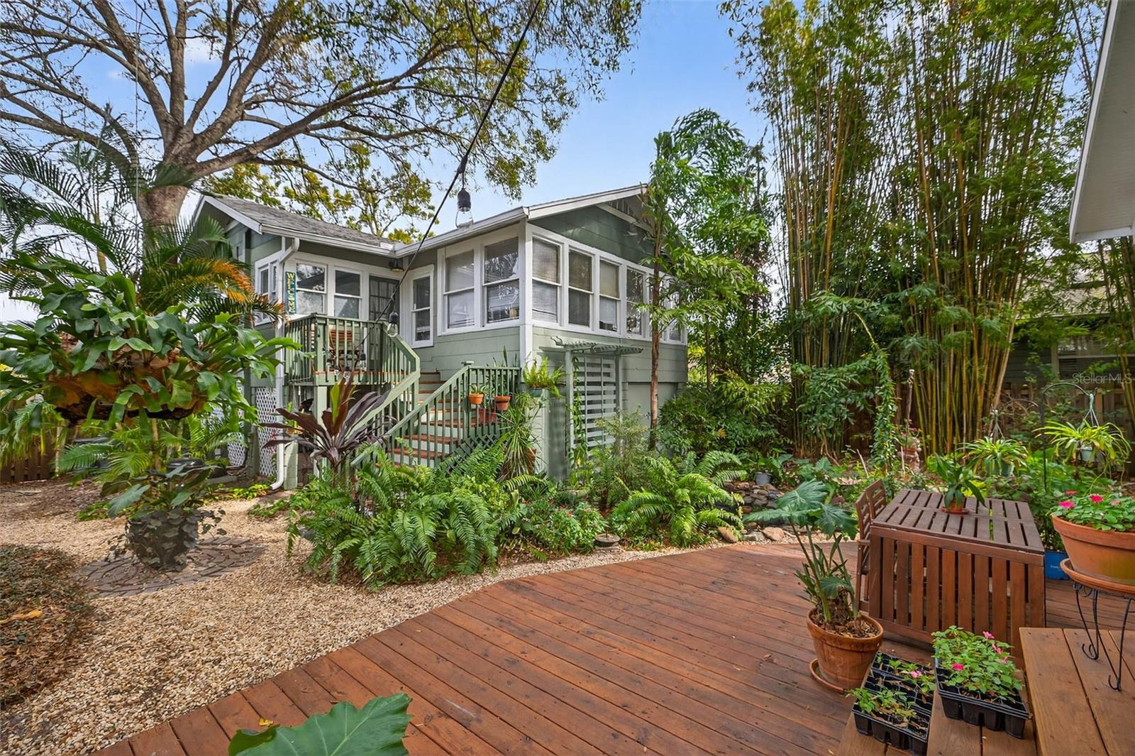 Listing photo id 31 for 2651 3rd Avenue N