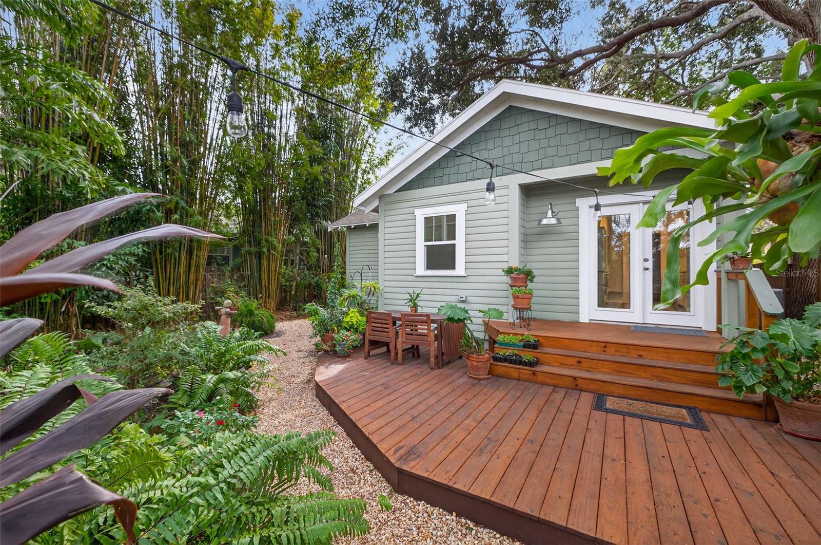 Listing photo id 33 for 2651 3rd Avenue N