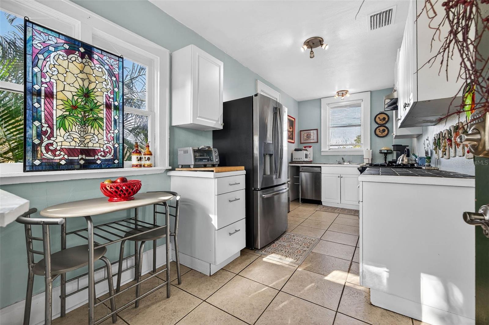 Listing photo id 41 for 2651 3rd Avenue N