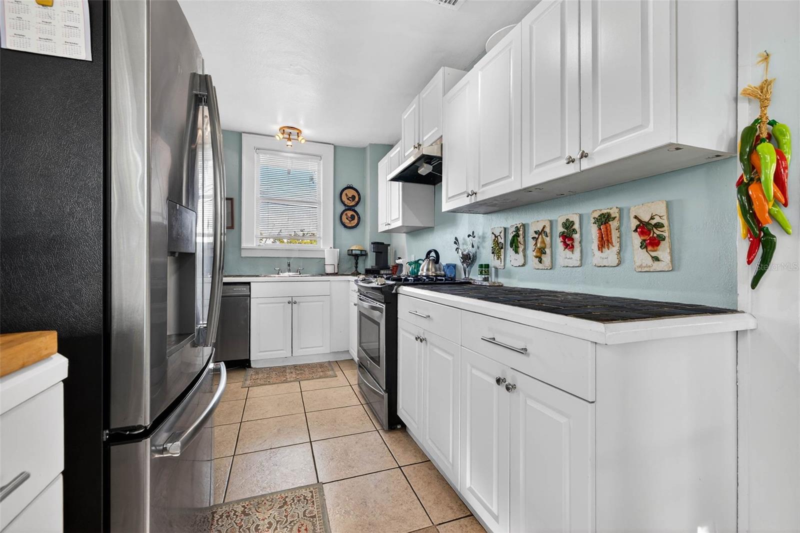 Listing photo id 42 for 2651 3rd Avenue N