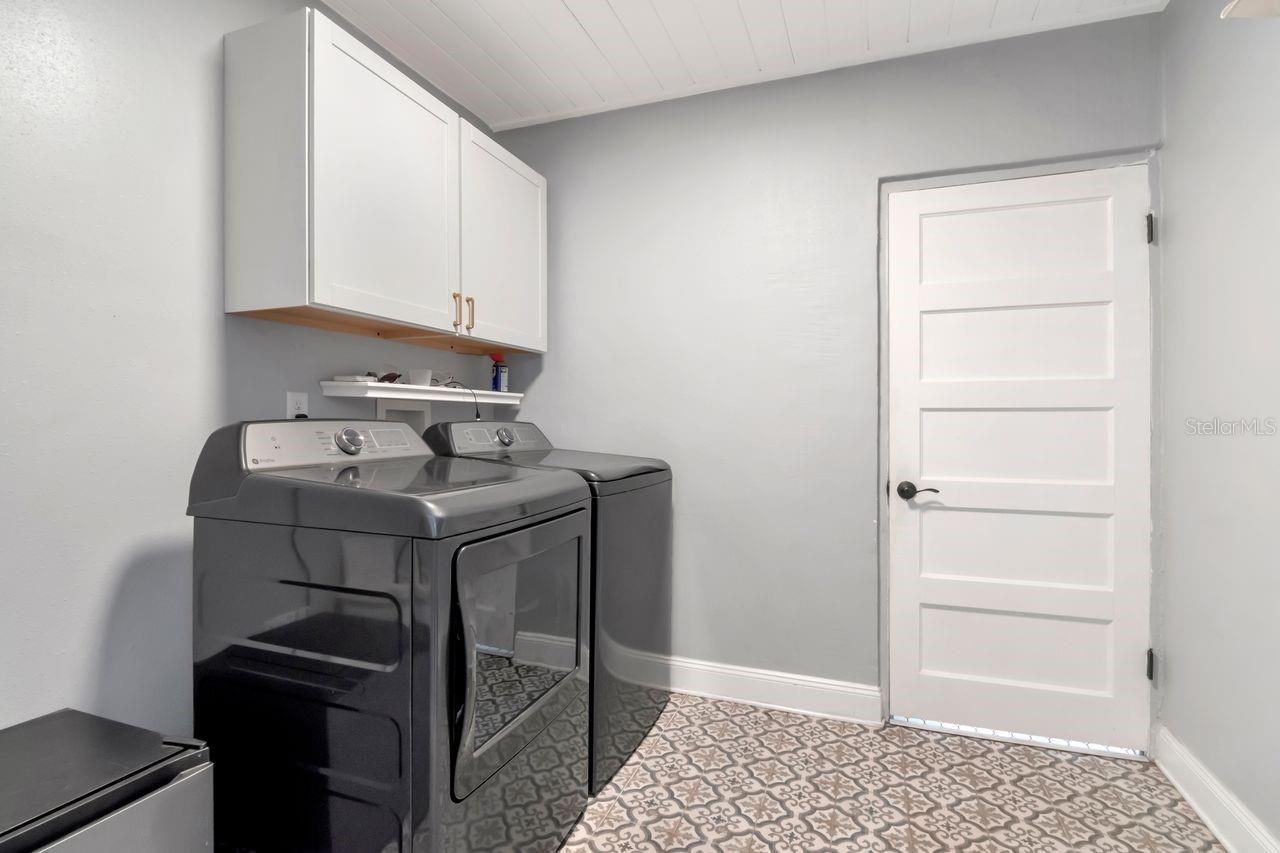 Image 23 of 77 For 37420 Meridian Avenue