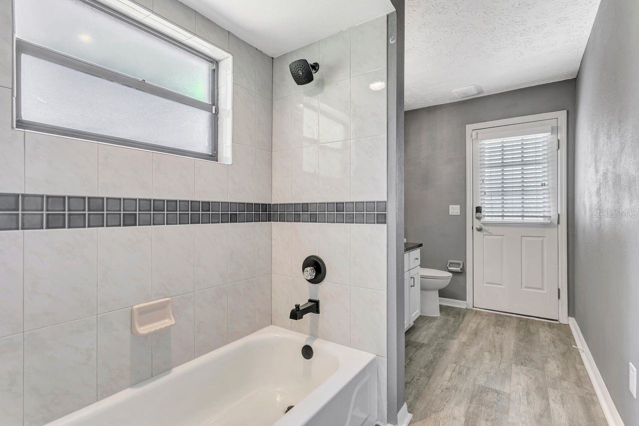 Image 37 of 87 For 4506 Country Gate Court