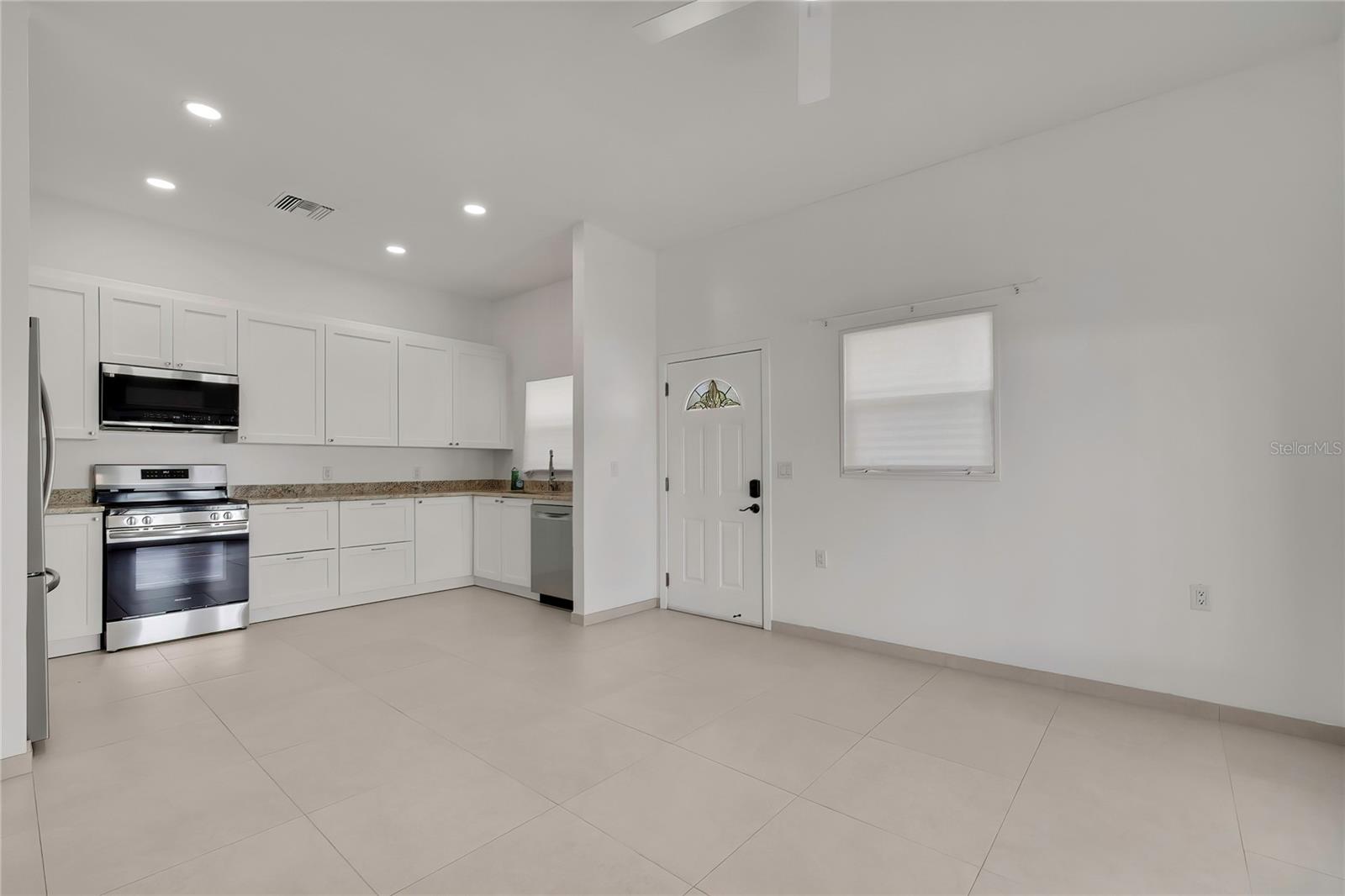 Image 10 of 31 For 18405 30th Street