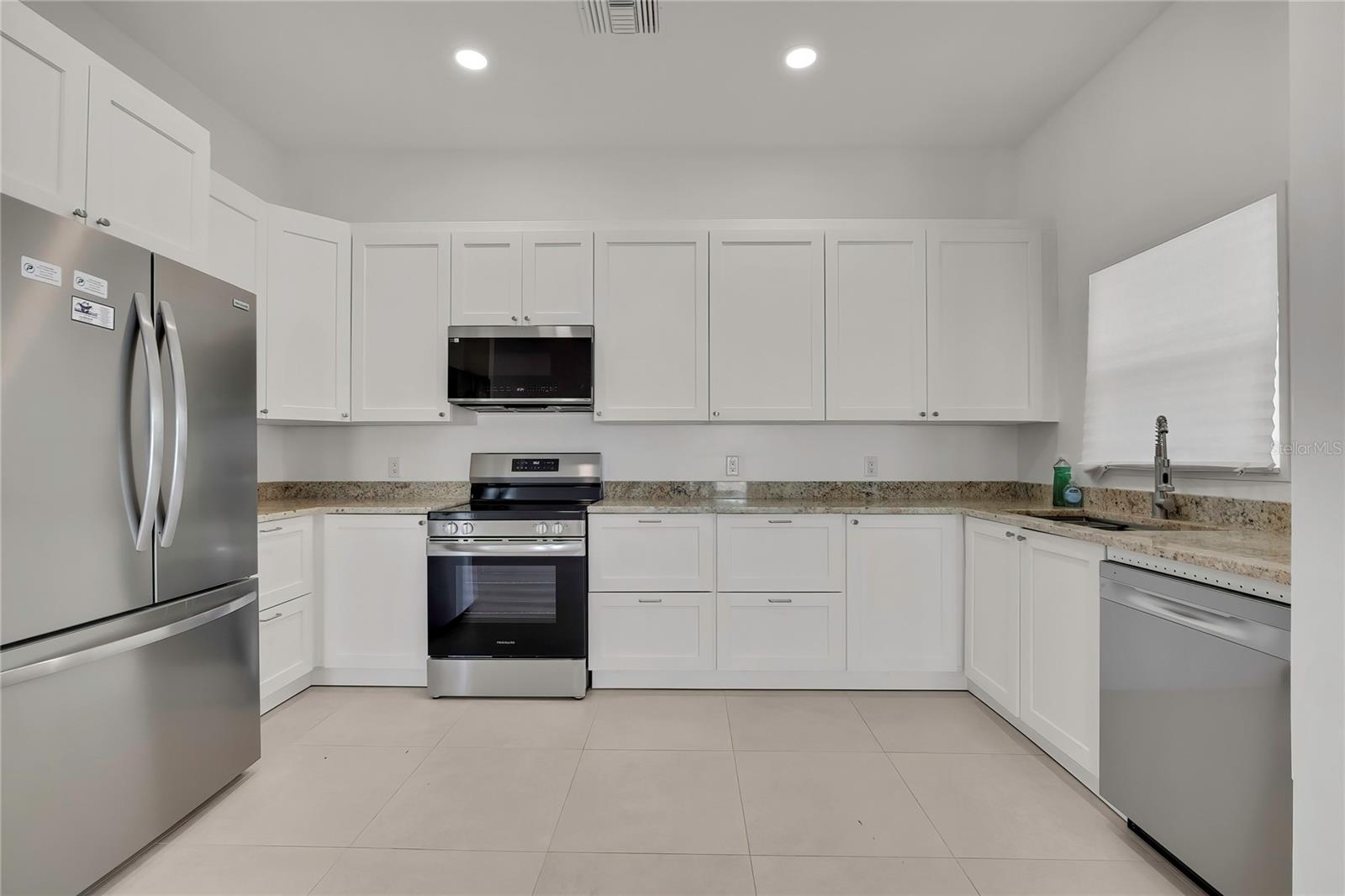 Image 11 of 31 For 18405 30th Street