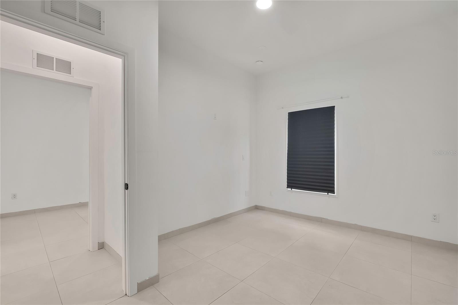 Image 14 of 31 For 18405 30th Street