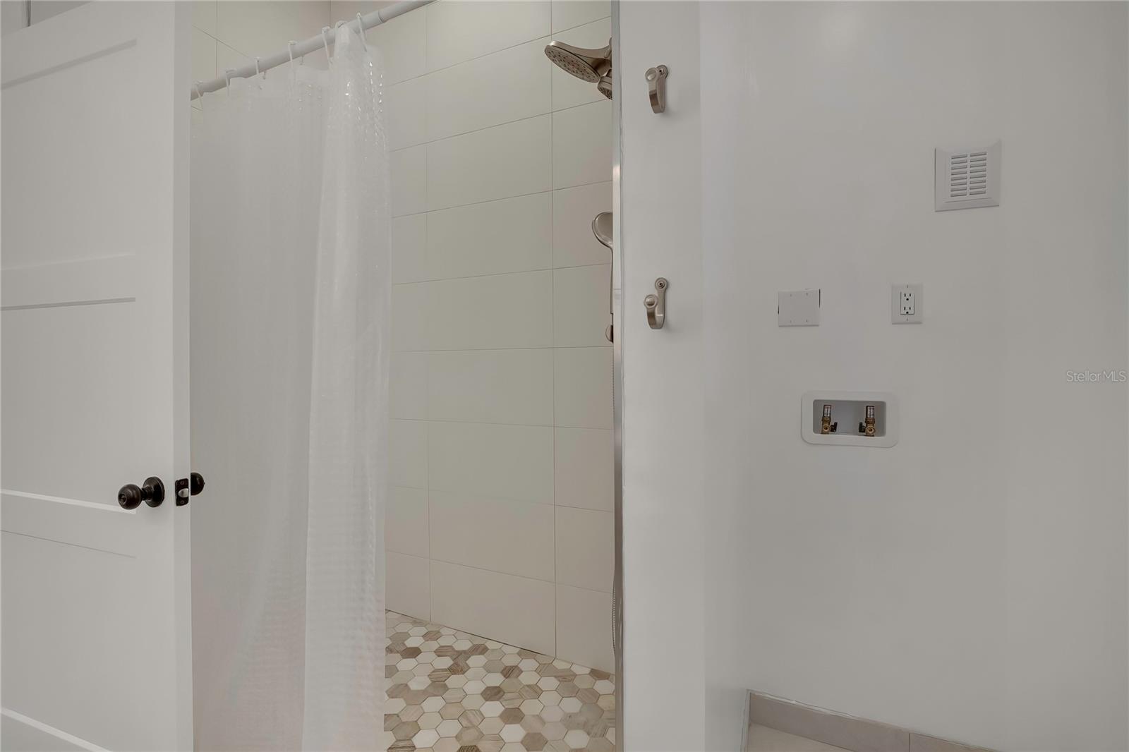 Image 18 of 31 For 18405 30th Street