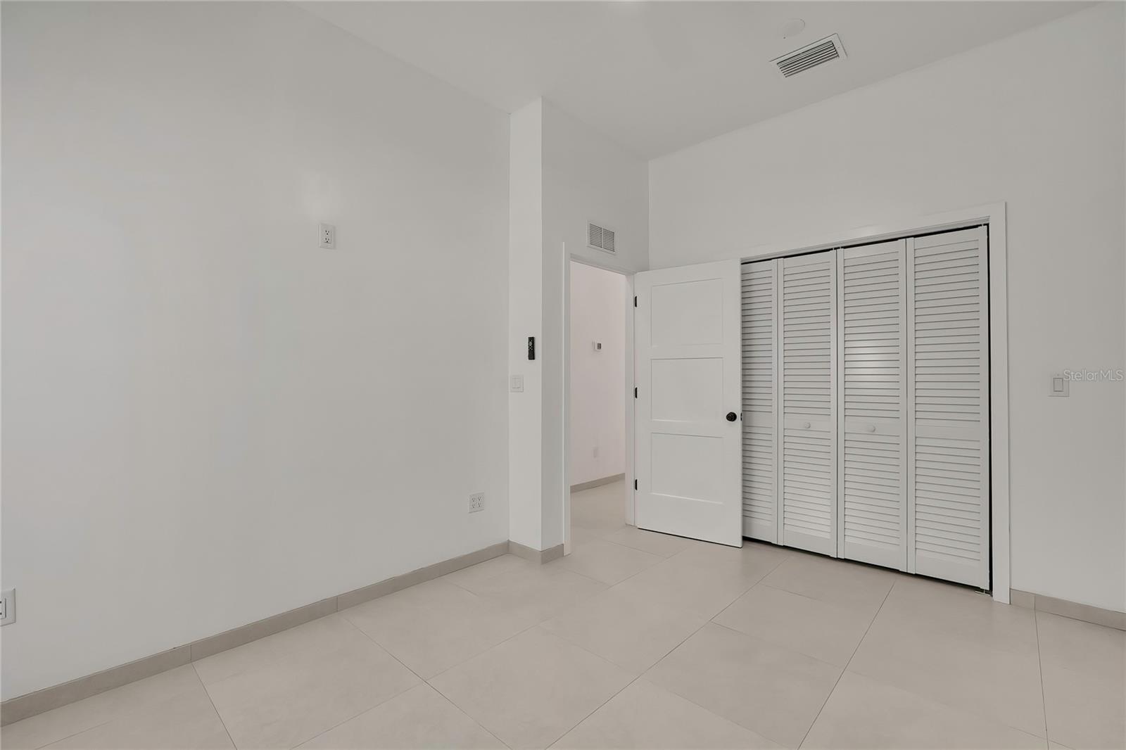 Image 21 of 31 For 18405 30th Street