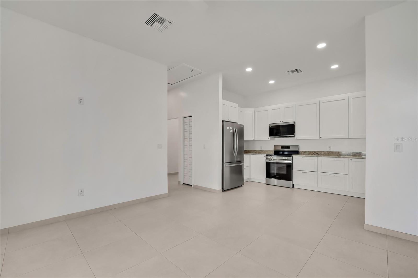 Image 9 of 31 For 18405 30th Street