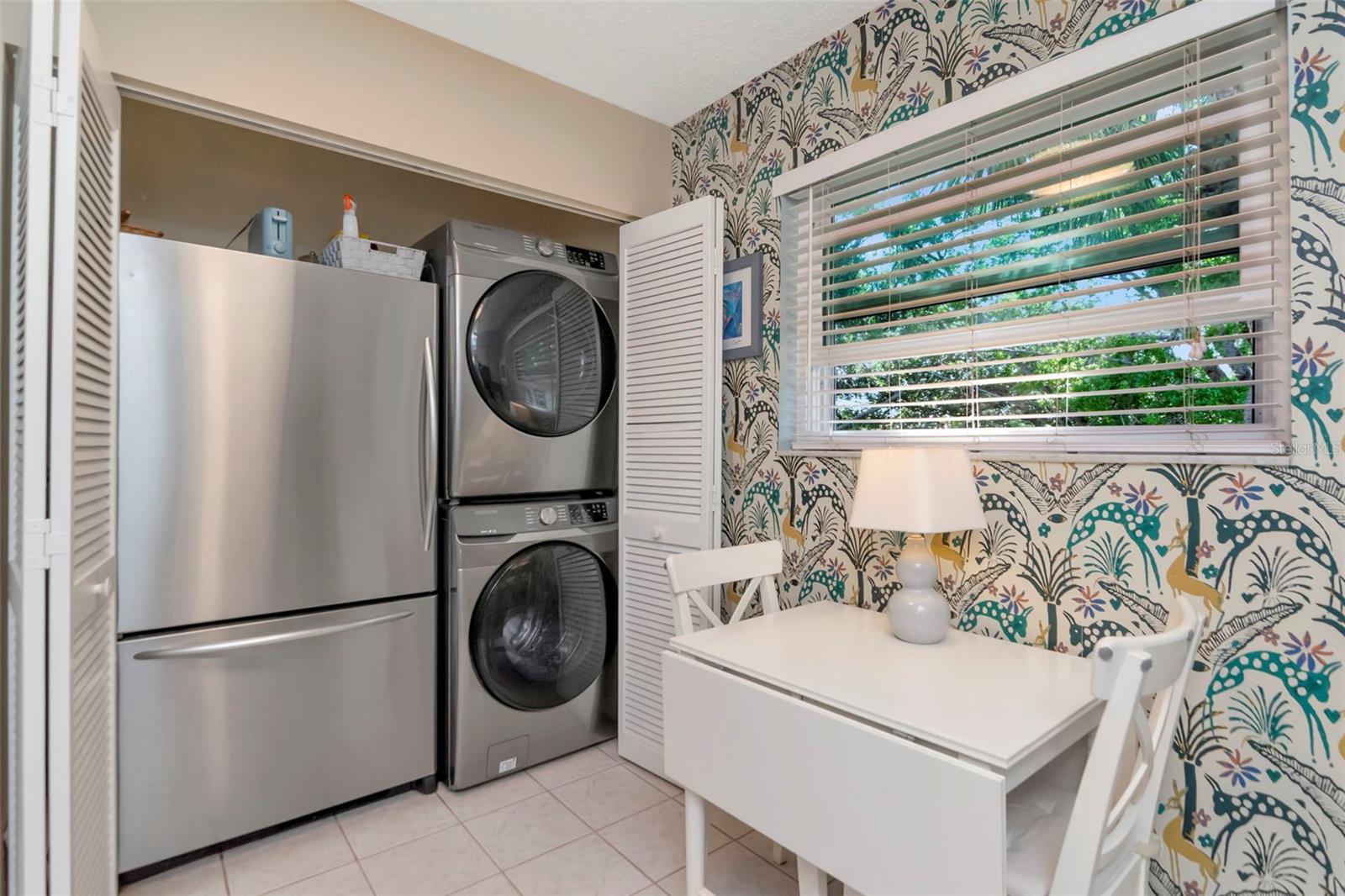 Image 12 of 31 For 484 Santa Cruz Place Ne H