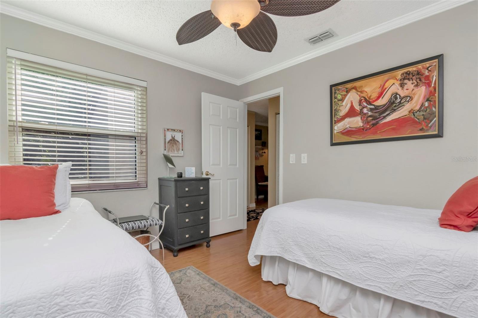 Image 14 of 31 For 484 Santa Cruz Place Ne H