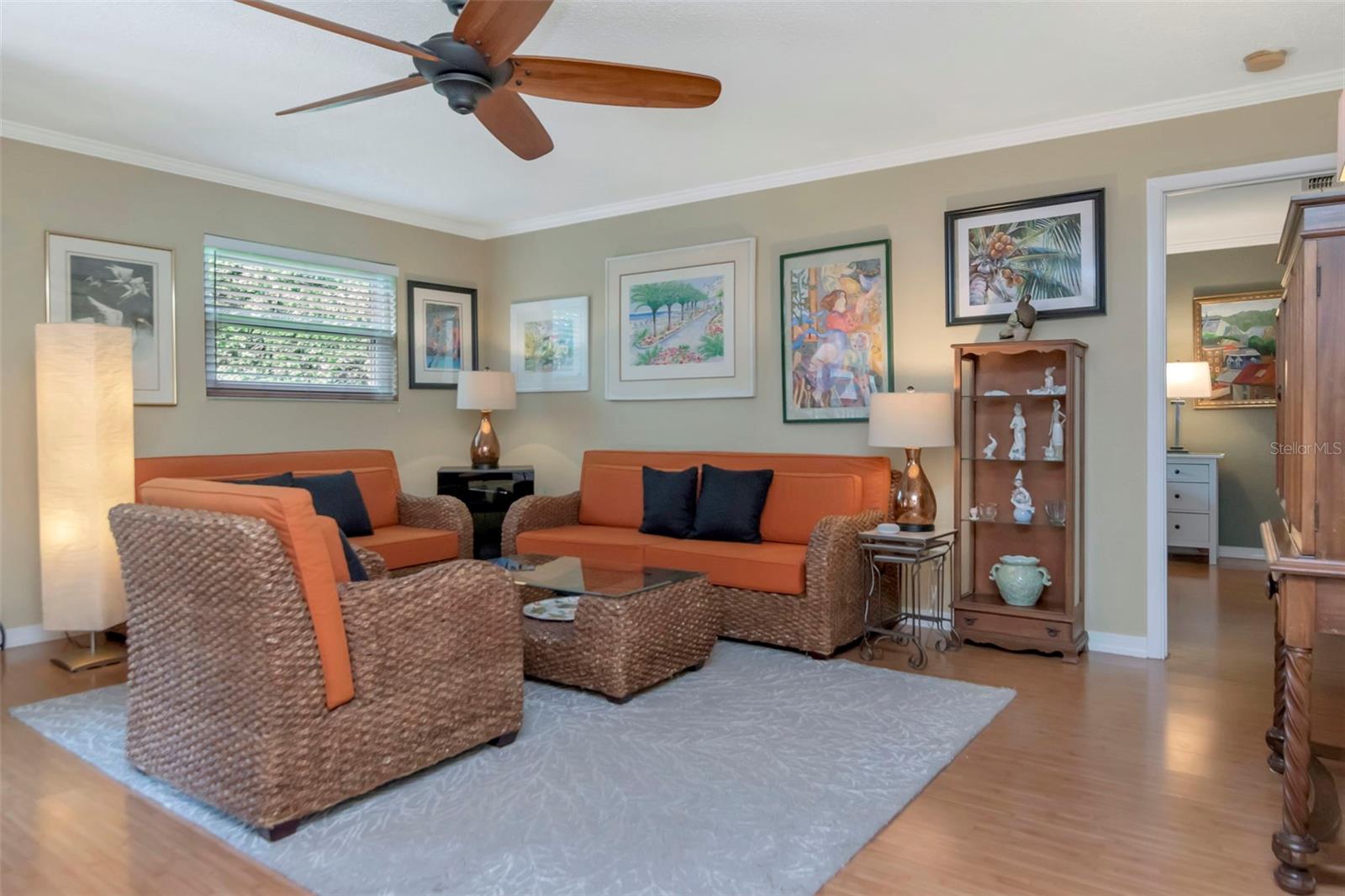 Image 2 of 31 For 484 Santa Cruz Place Ne H