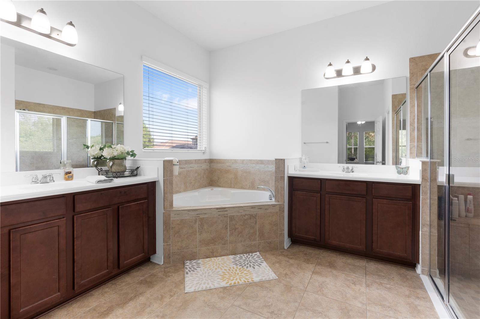 Image 37 of 77 For 11814 Cross Vine Drive