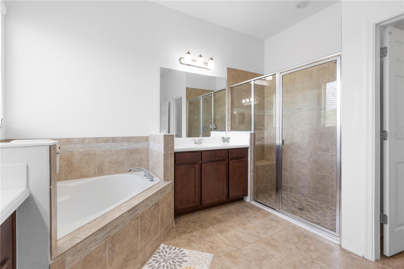 Image 38 of 77 For 11814 Cross Vine Drive