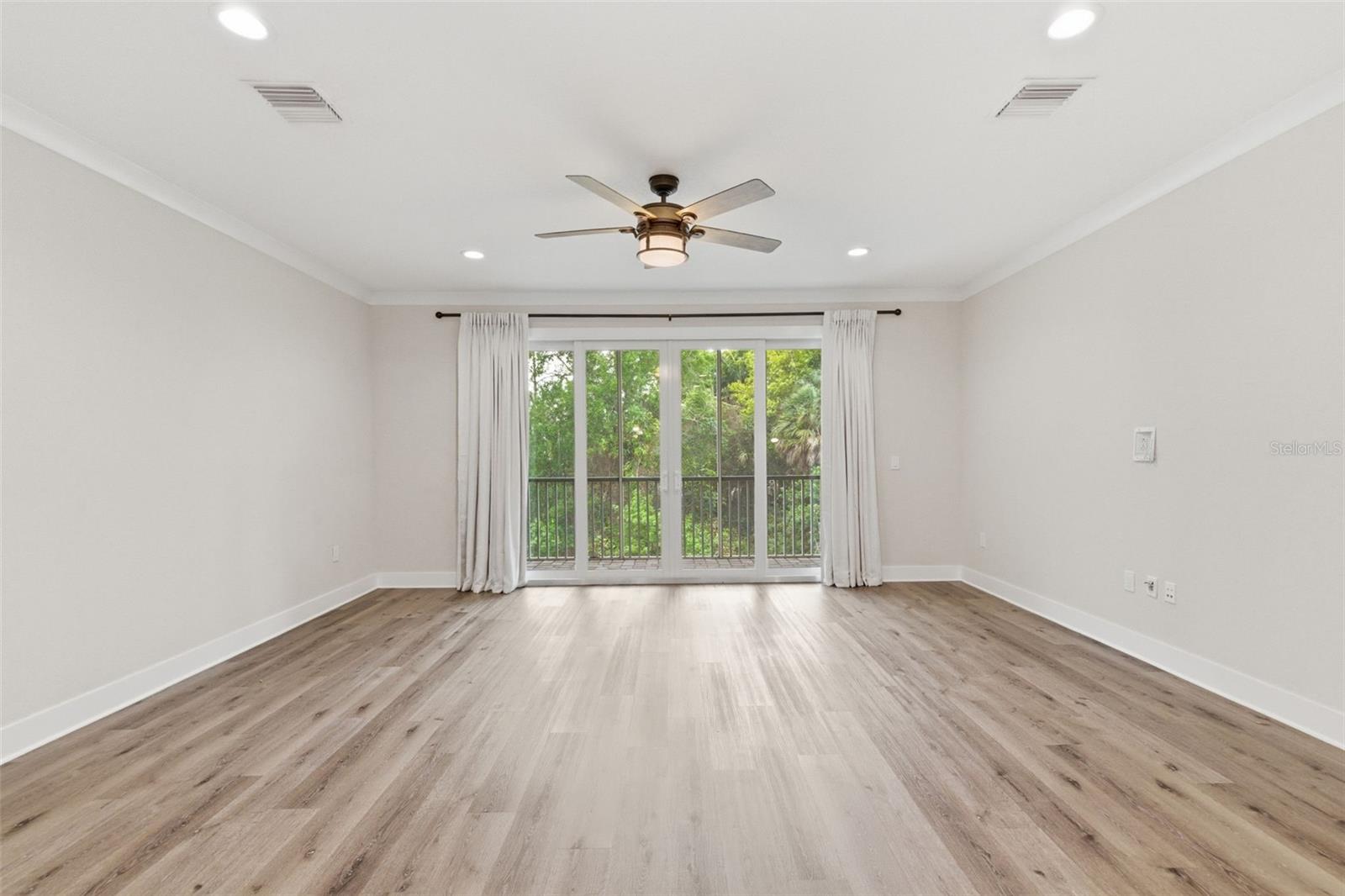 Image 11 of 38 For 1225 Savona Drive Ne