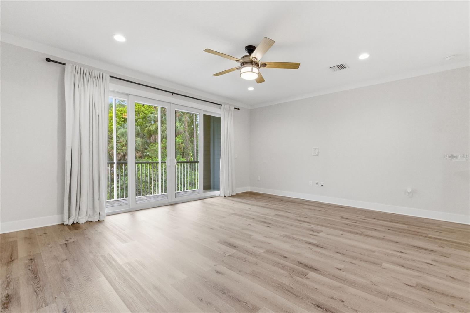 Image 12 of 38 For 1225 Savona Drive Ne