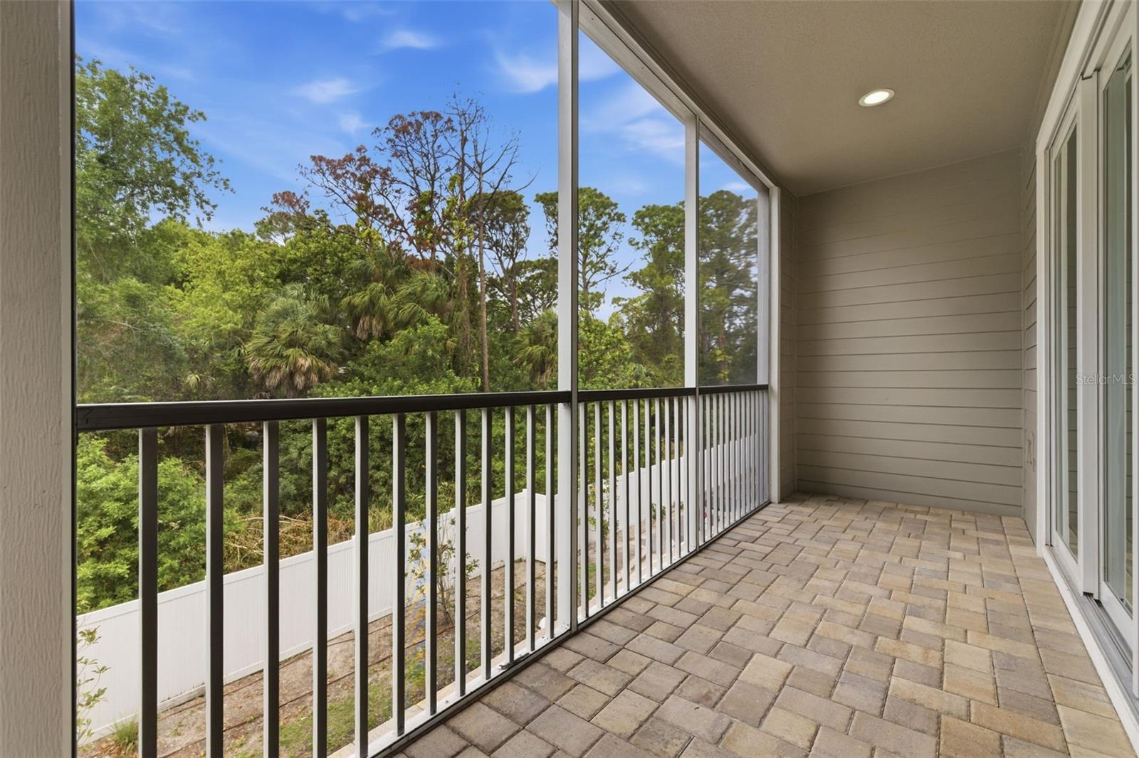 Image 13 of 38 For 1225 Savona Drive Ne