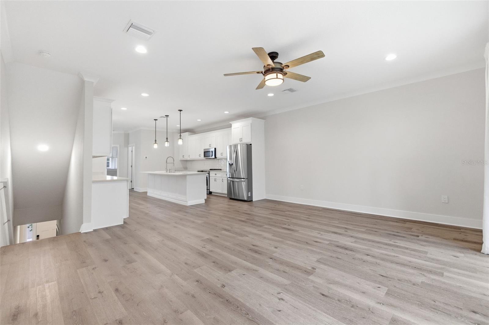 Image 14 of 38 For 1225 Savona Drive Ne