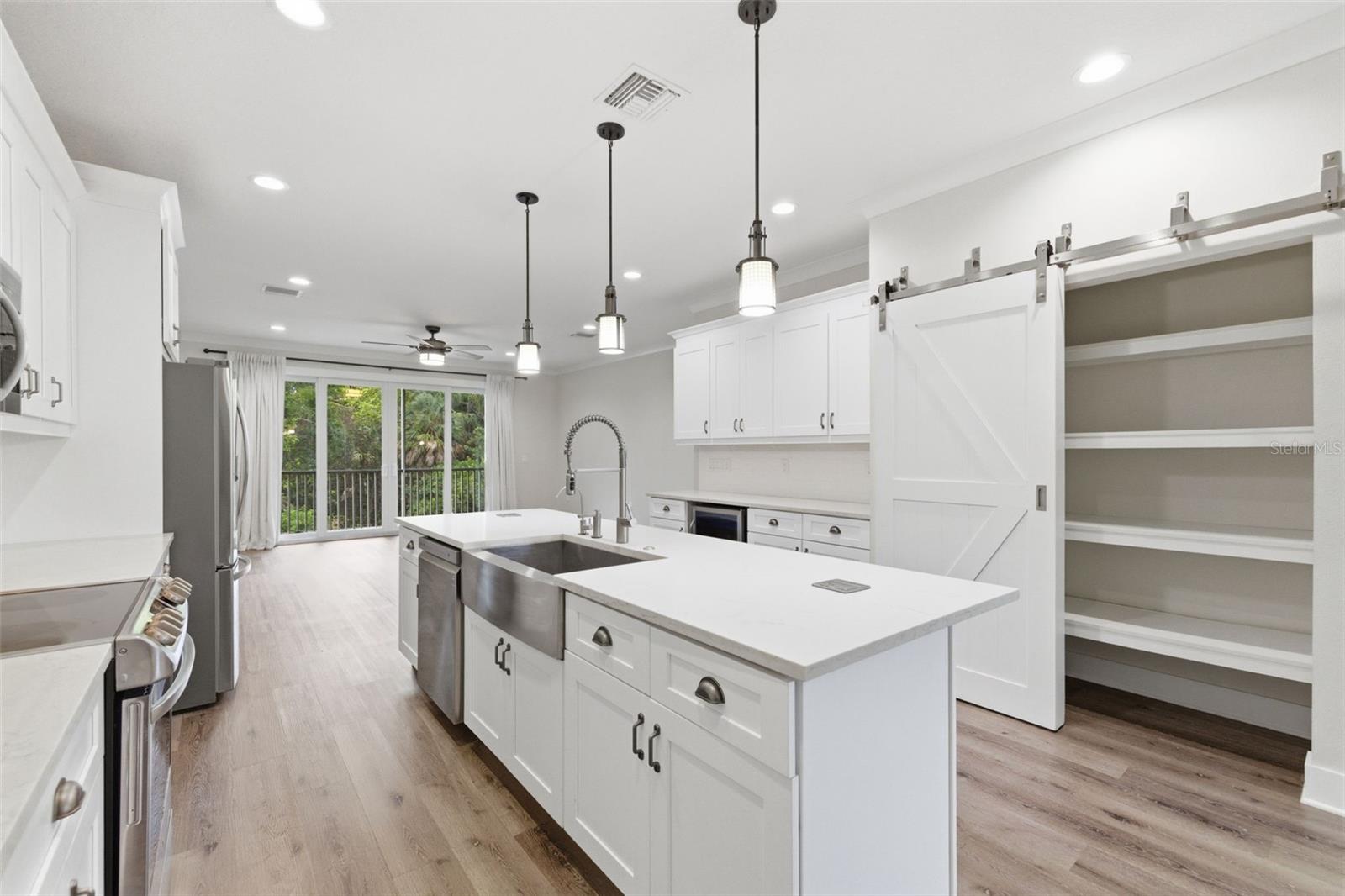 Image 18 of 38 For 1225 Savona Drive Ne