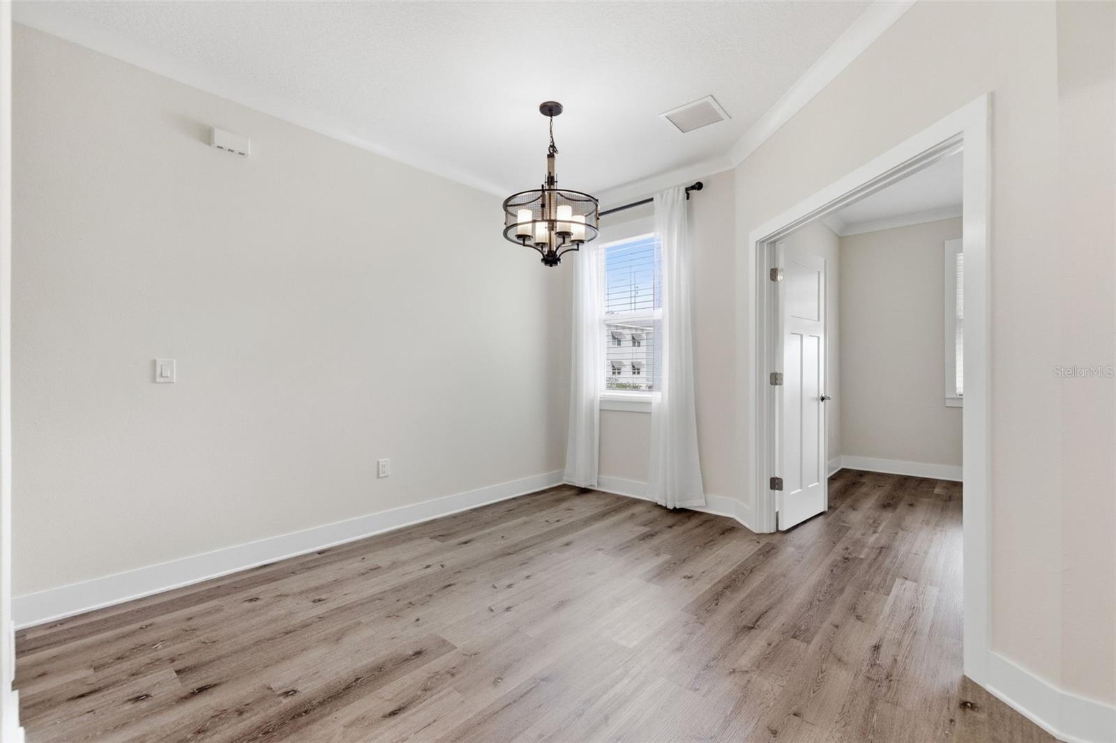 Image 20 of 38 For 1225 Savona Drive Ne