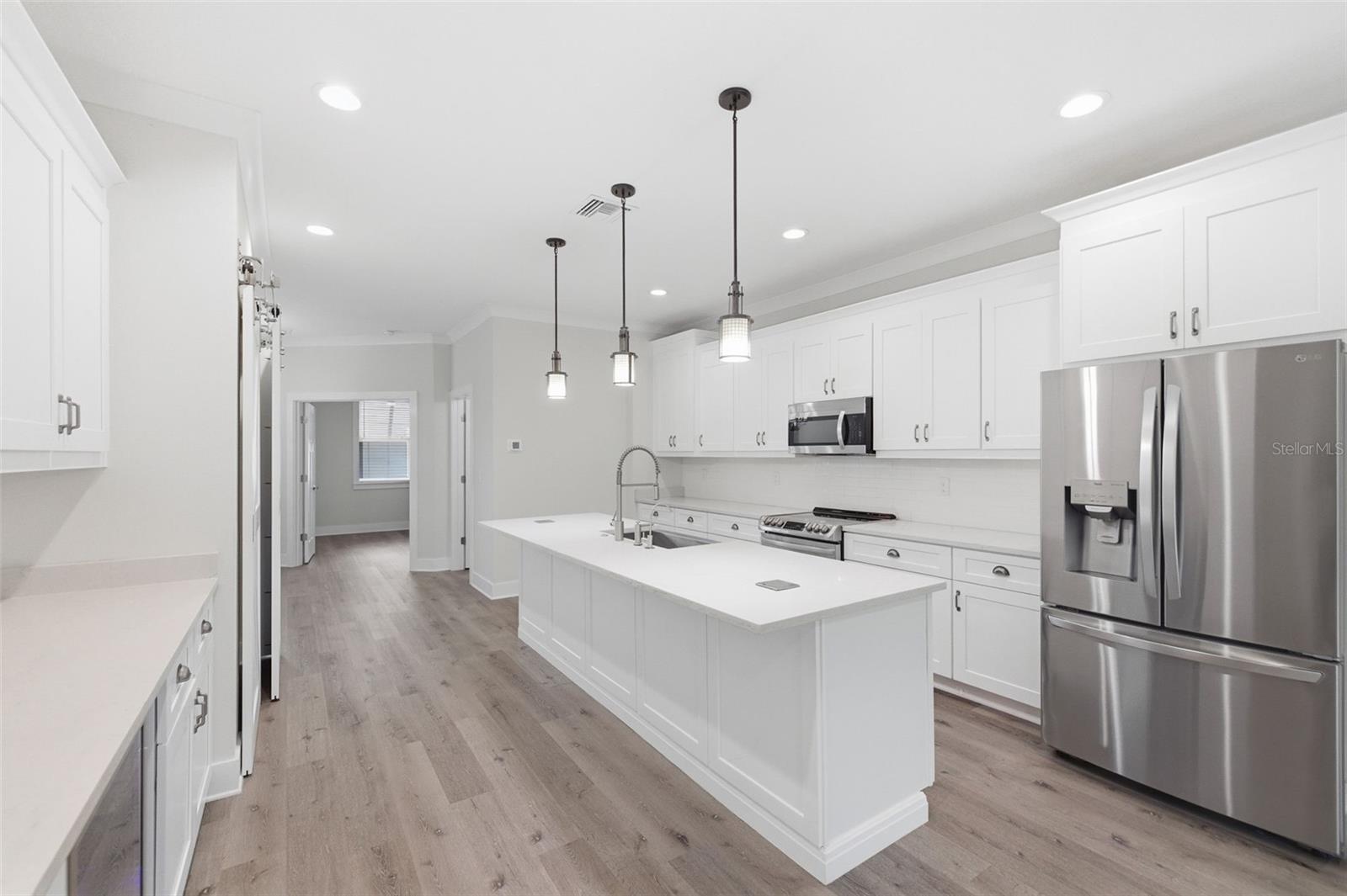 Image 3 of 38 For 1225 Savona Drive Ne