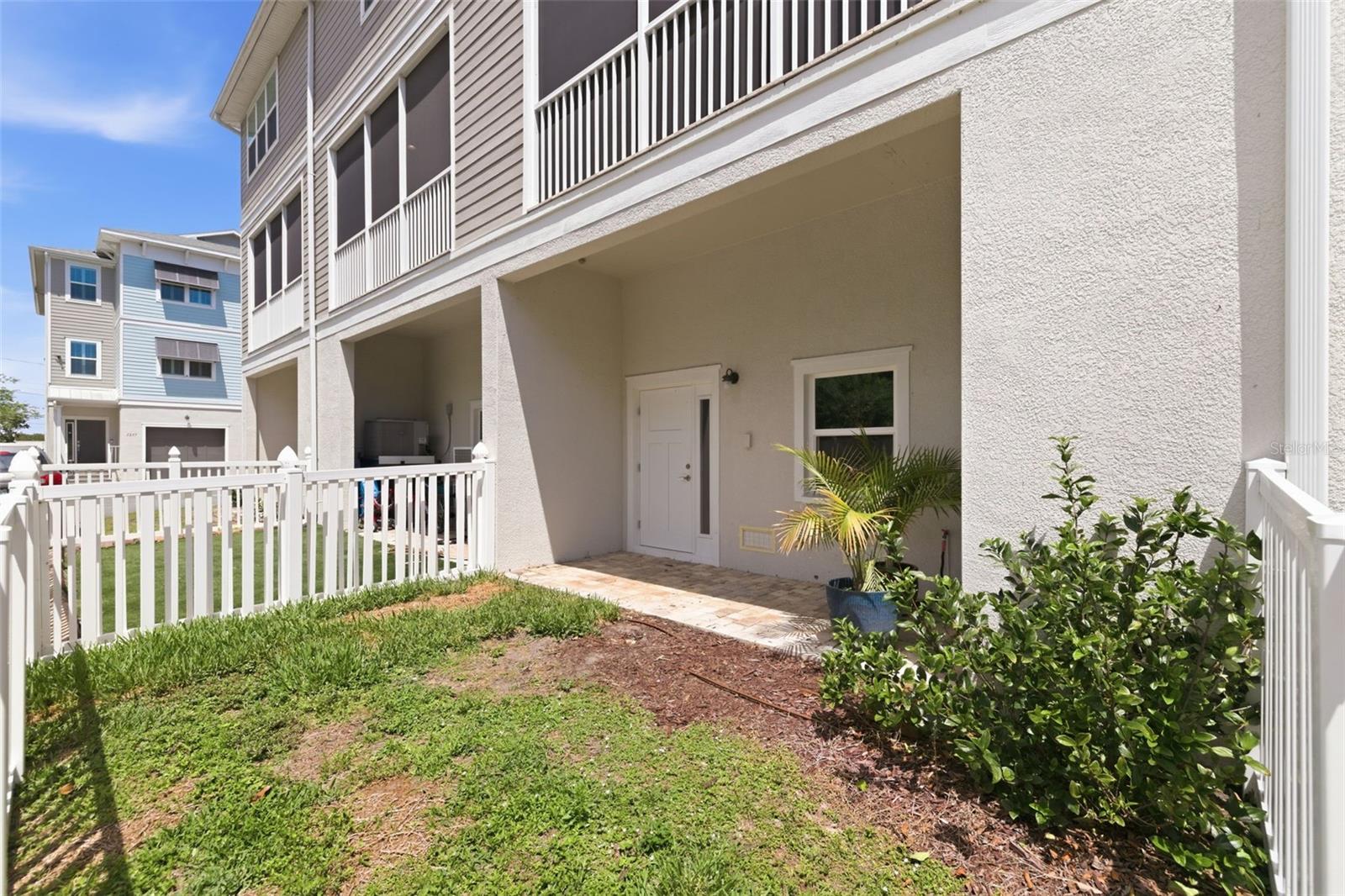 Image 5 of 38 For 1225 Savona Drive Ne