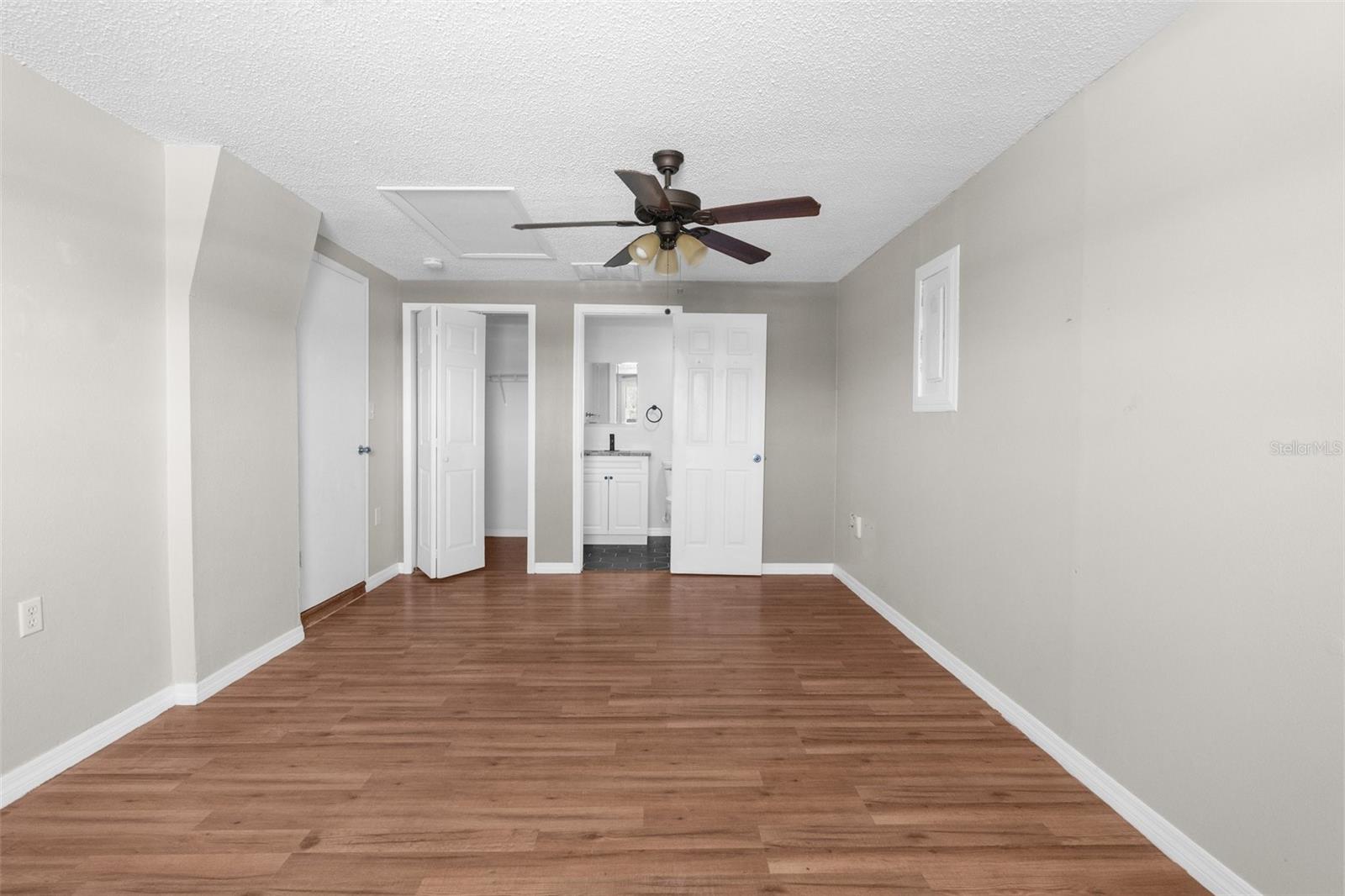 Image 13 of 25 For 11902 Oceanside Drive