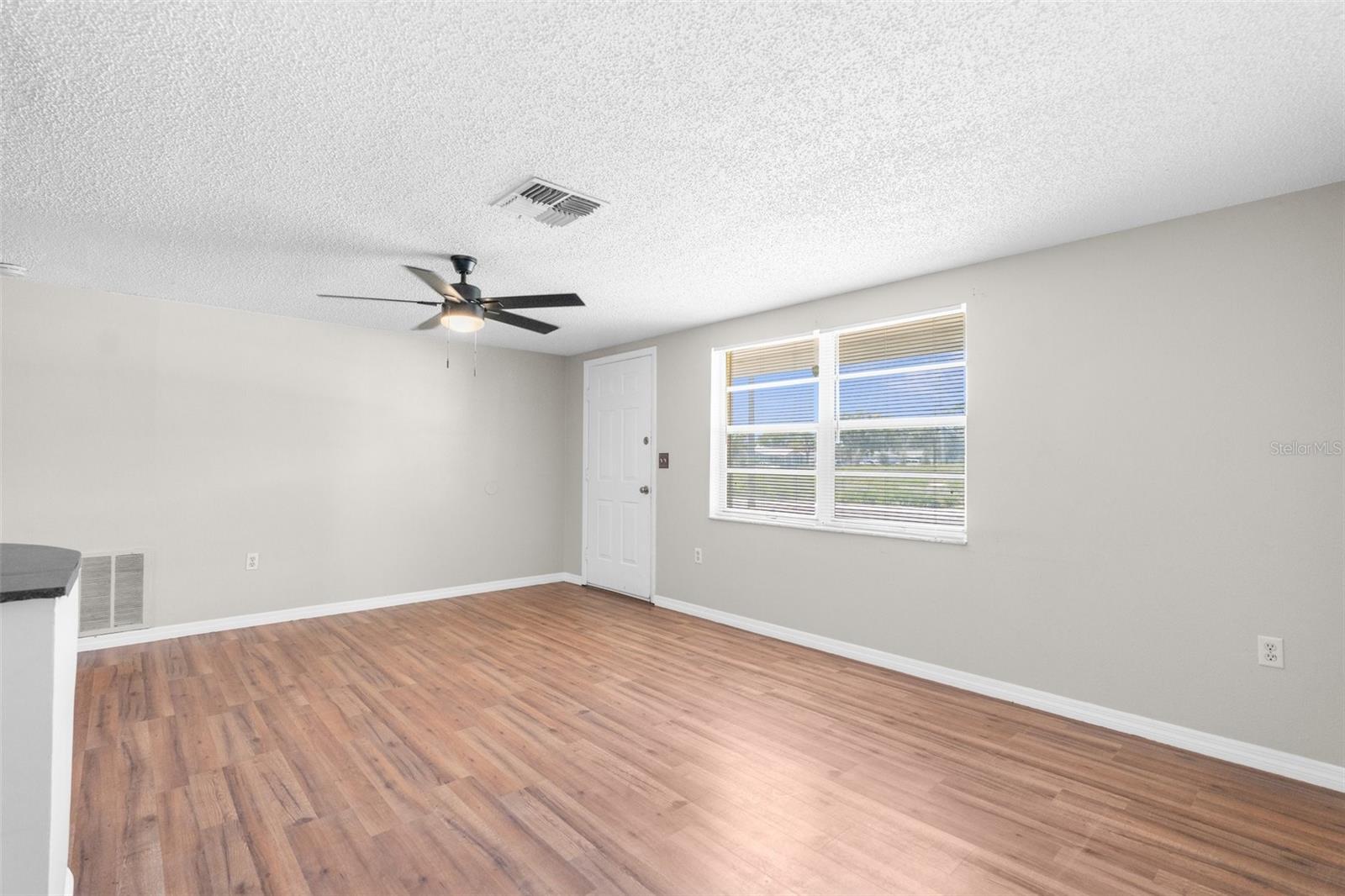 Image 5 of 25 For 11902 Oceanside Drive