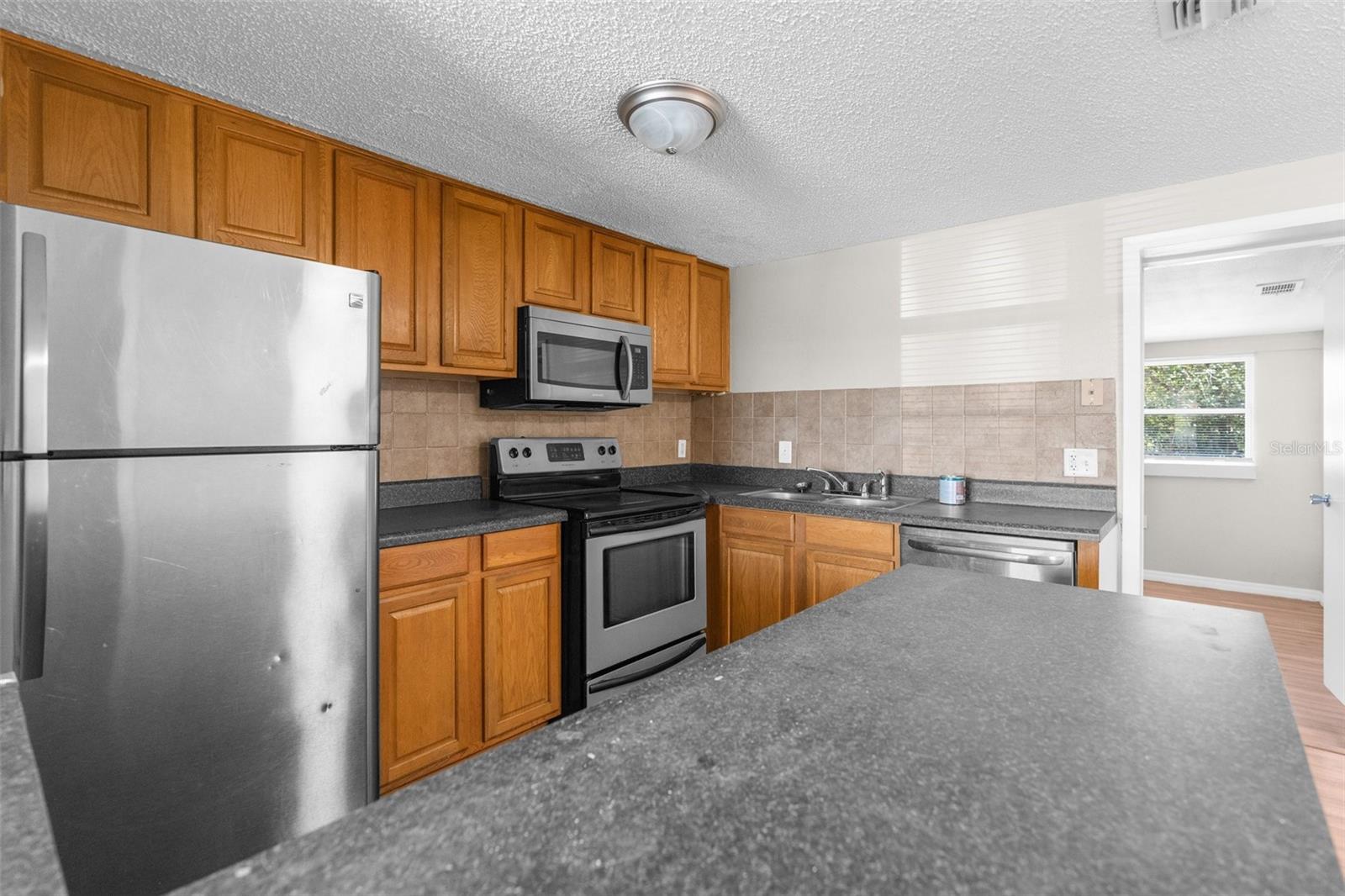 Image 8 of 25 For 11902 Oceanside Drive