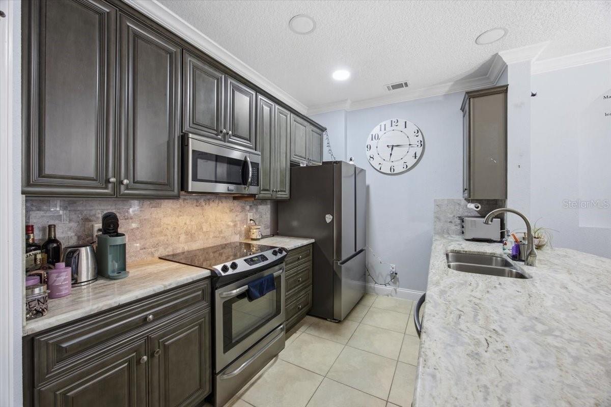 Image 10 of 27 For 8302 Portofino Drive 101
