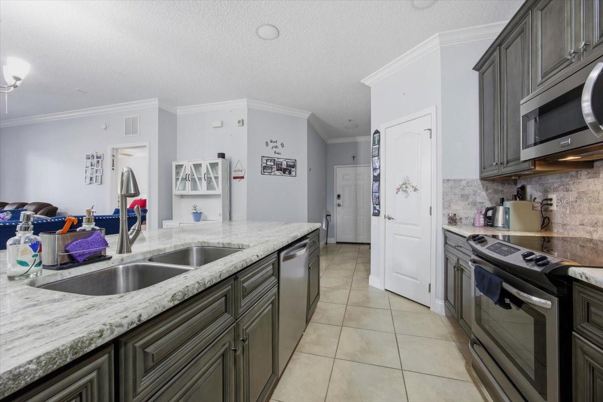 Image 9 of 27 For 8302 Portofino Drive 101