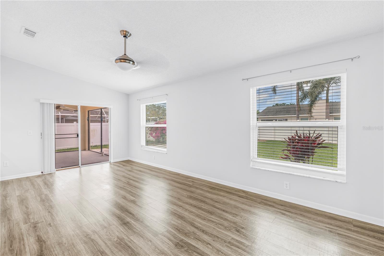 Listing photo id 9 for 143 Cherry Laurel Drive