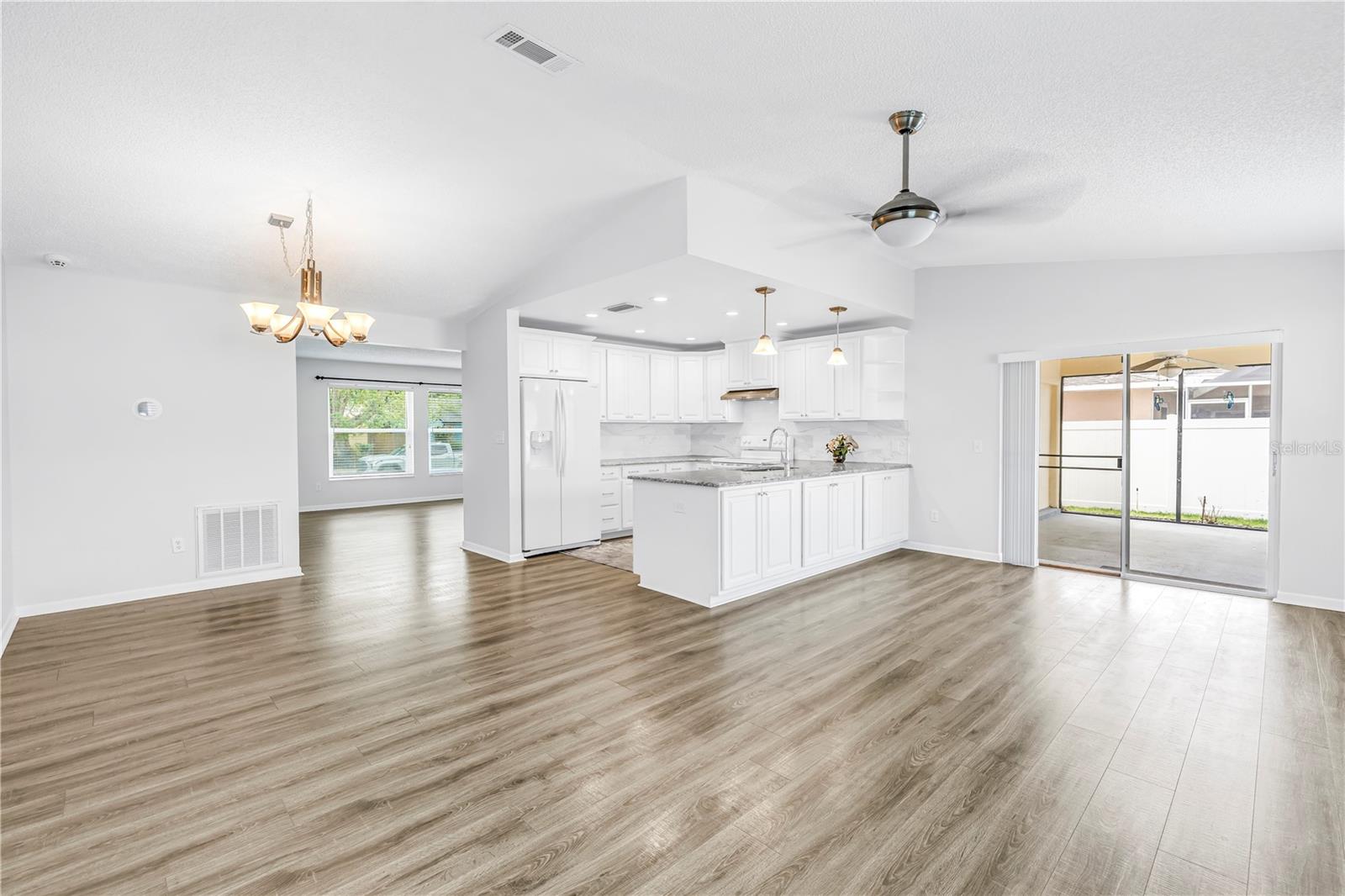 Listing photo id 10 for 143 Cherry Laurel Drive