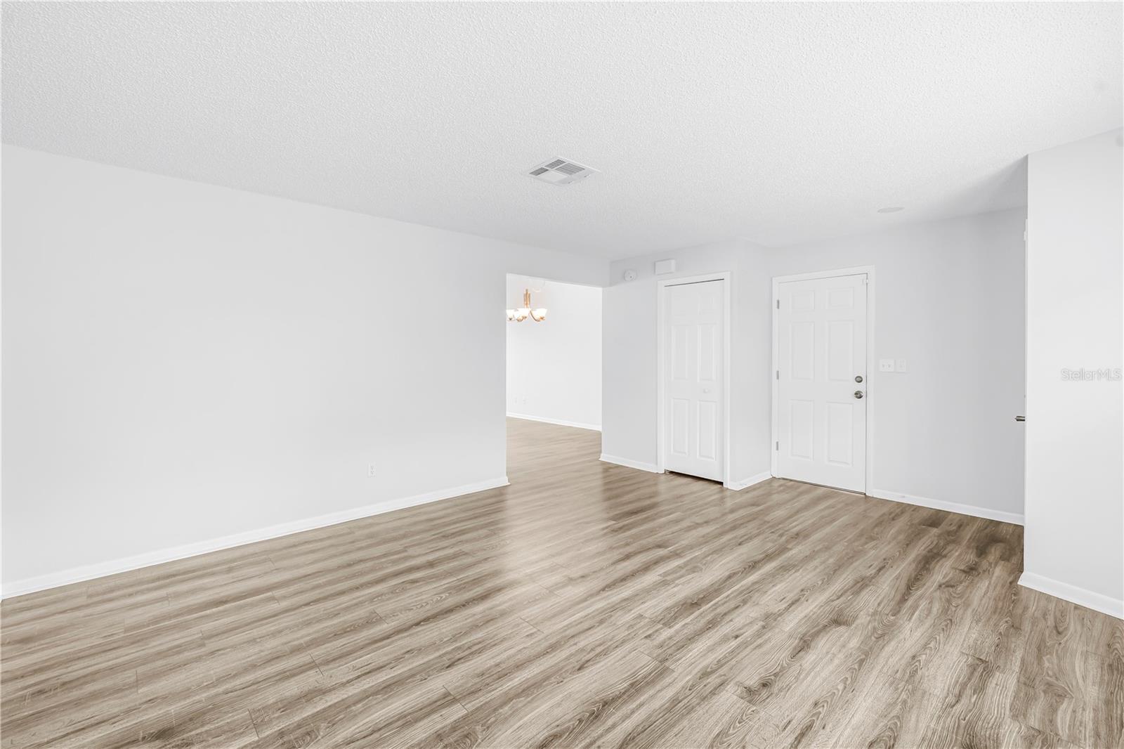 Listing photo id 17 for 143 Cherry Laurel Drive