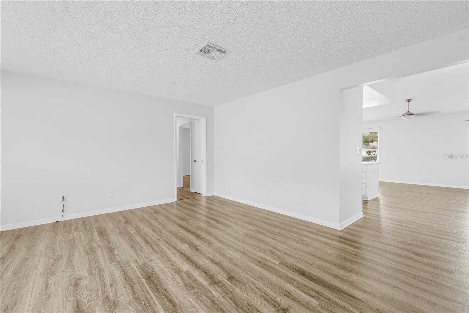 Listing photo id 18 for 143 Cherry Laurel Drive