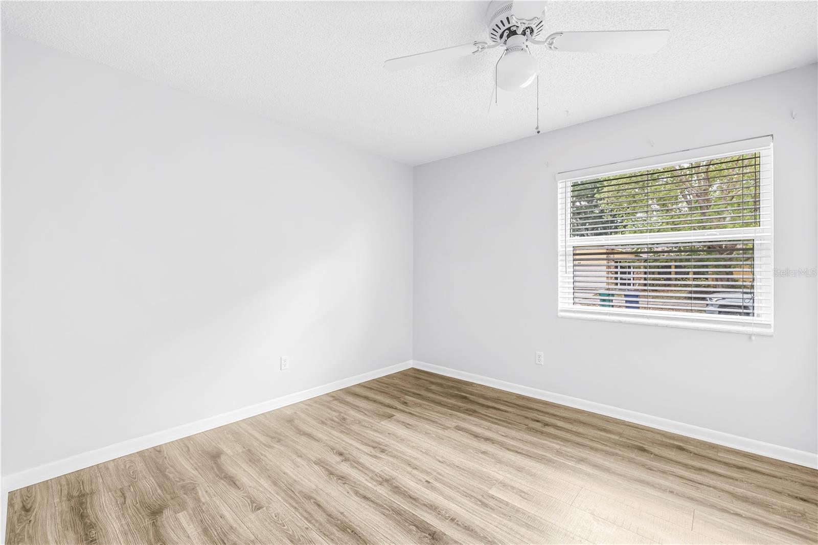 Listing photo id 22 for 143 Cherry Laurel Drive